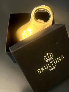 Skandinavisch-moderner Flaschenöffner aus massivem Messing von Skultuna