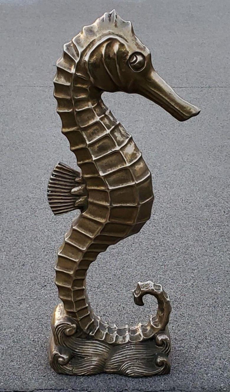 Américain Sculpture d'hippocampe en laiton massif Hollywood Regency/moderne du milieu du siècle dernier en vente