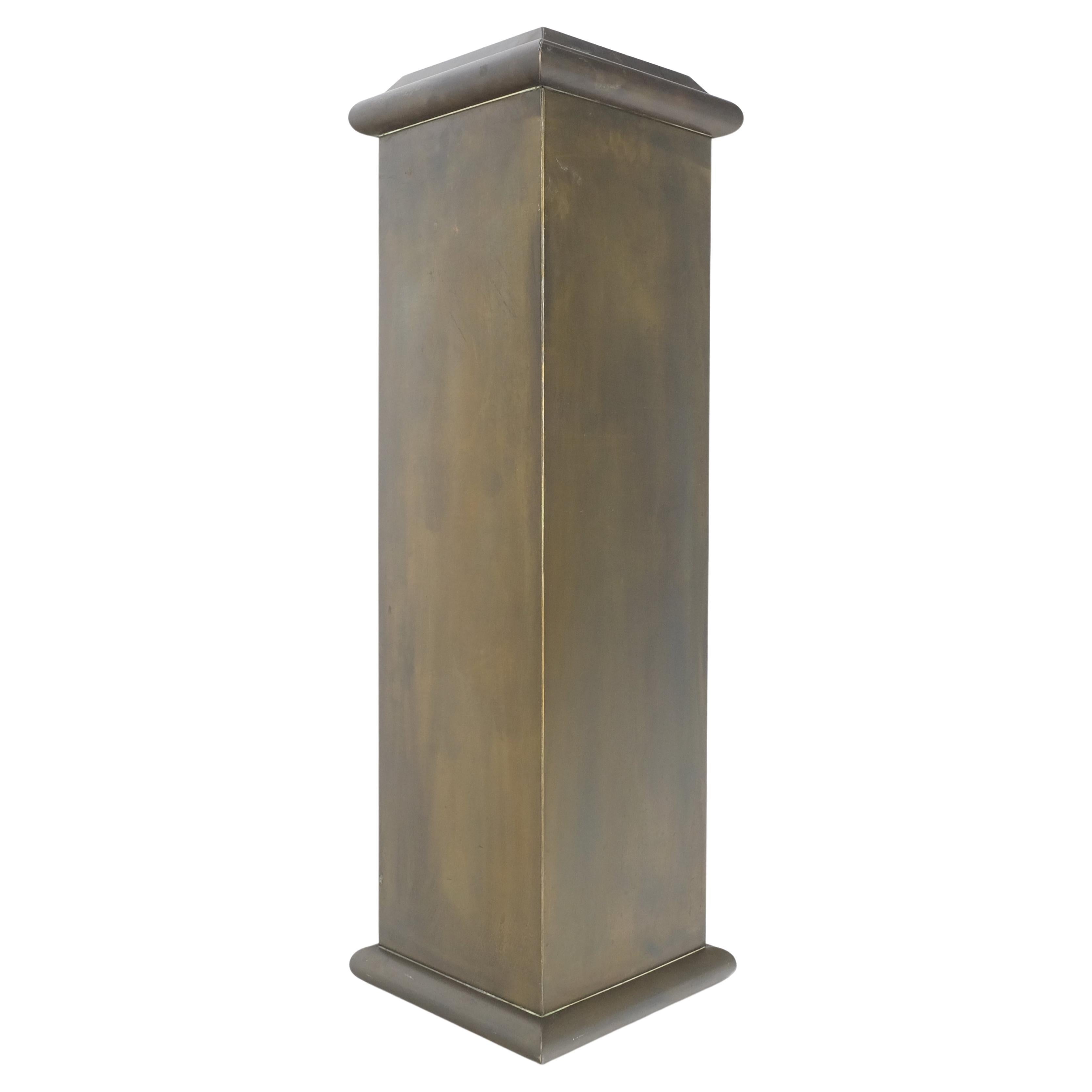 Socle carré forgé en laiton massif en tôle, Mid Century Modern Machine Age
