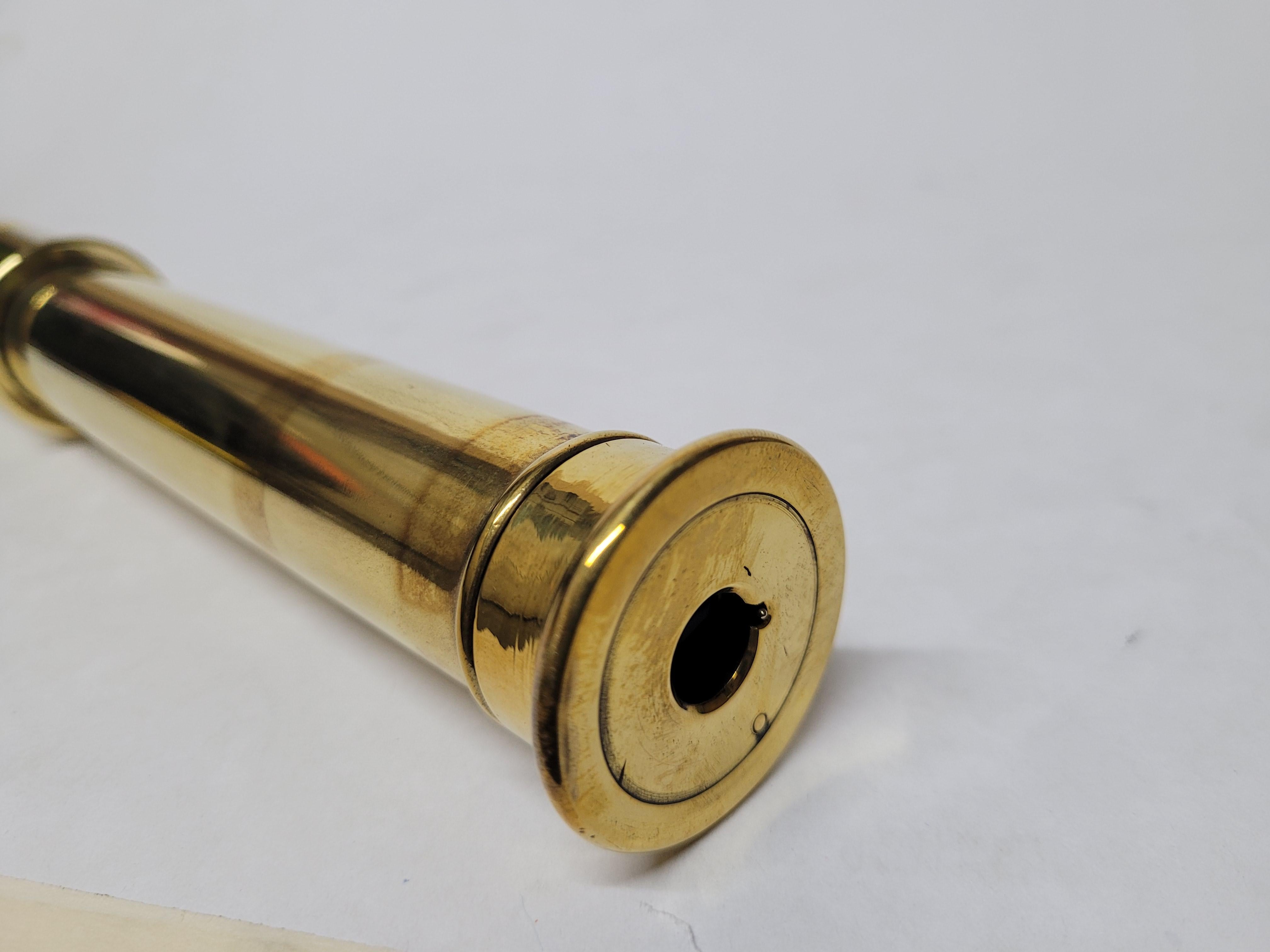 Télescope de capitaine de navire en laiton massif en vente 4