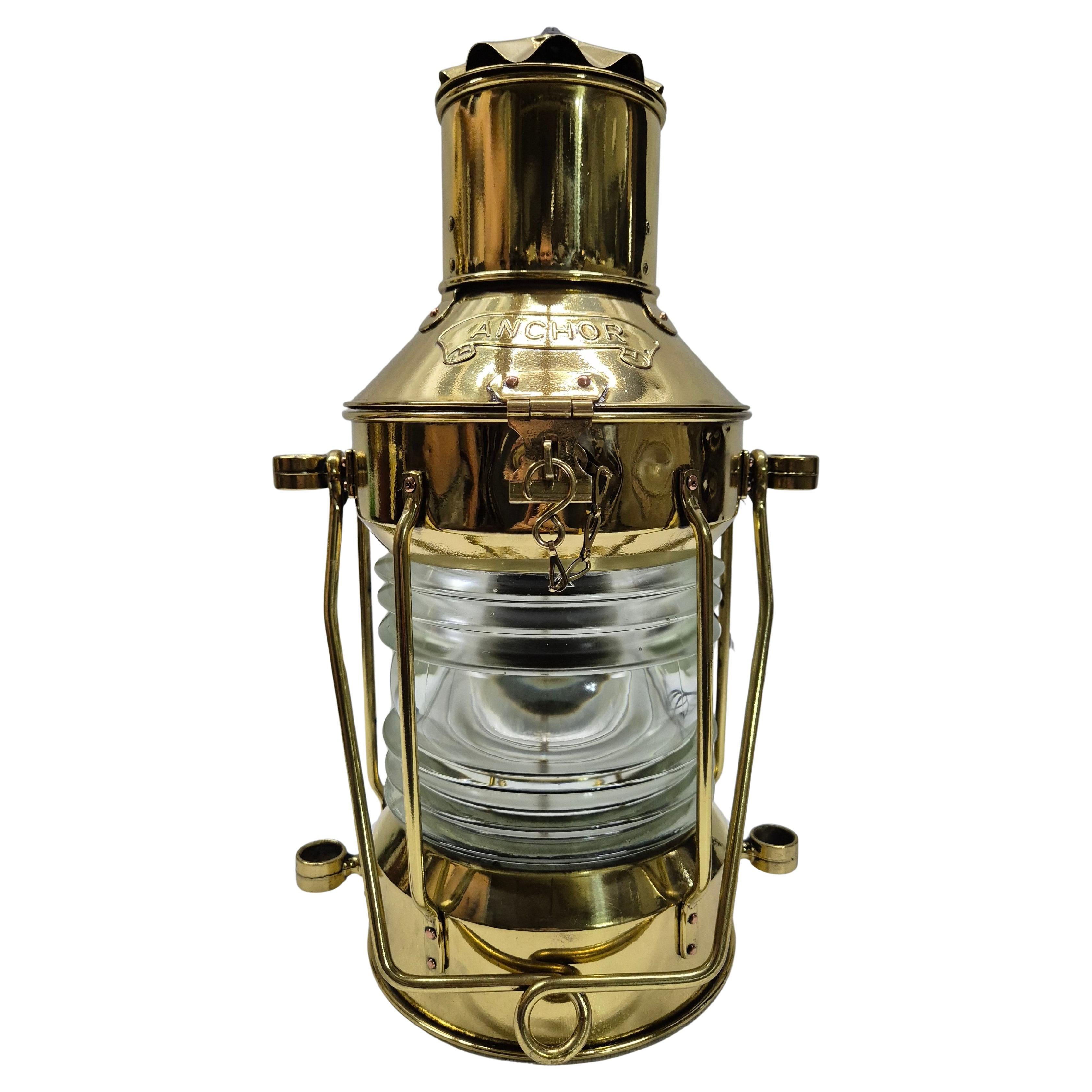 Ancre de bateau en laiton massif Lanterne en laiton massif en vente