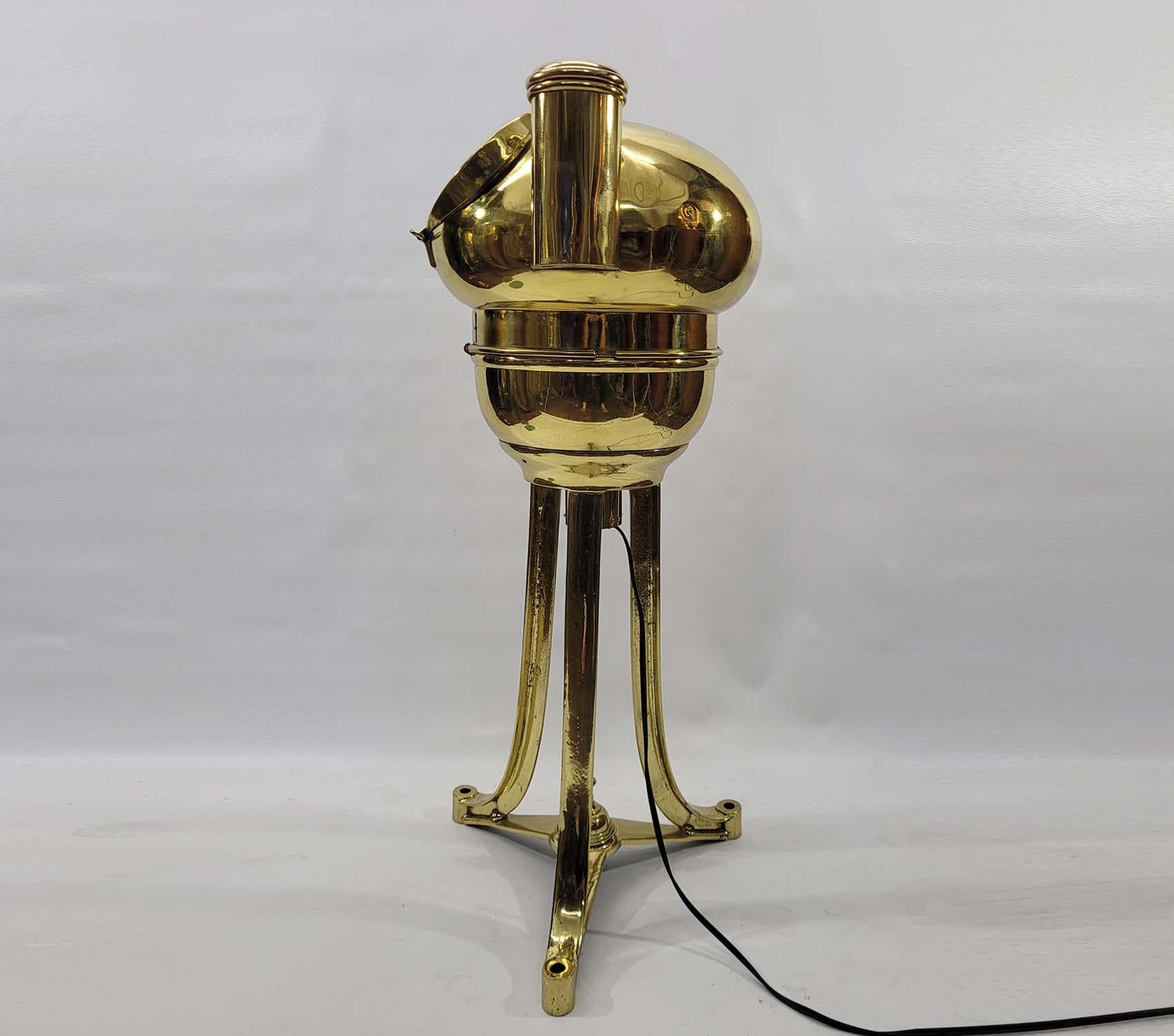 Support de binnacle de navire en laiton massif en vente 7