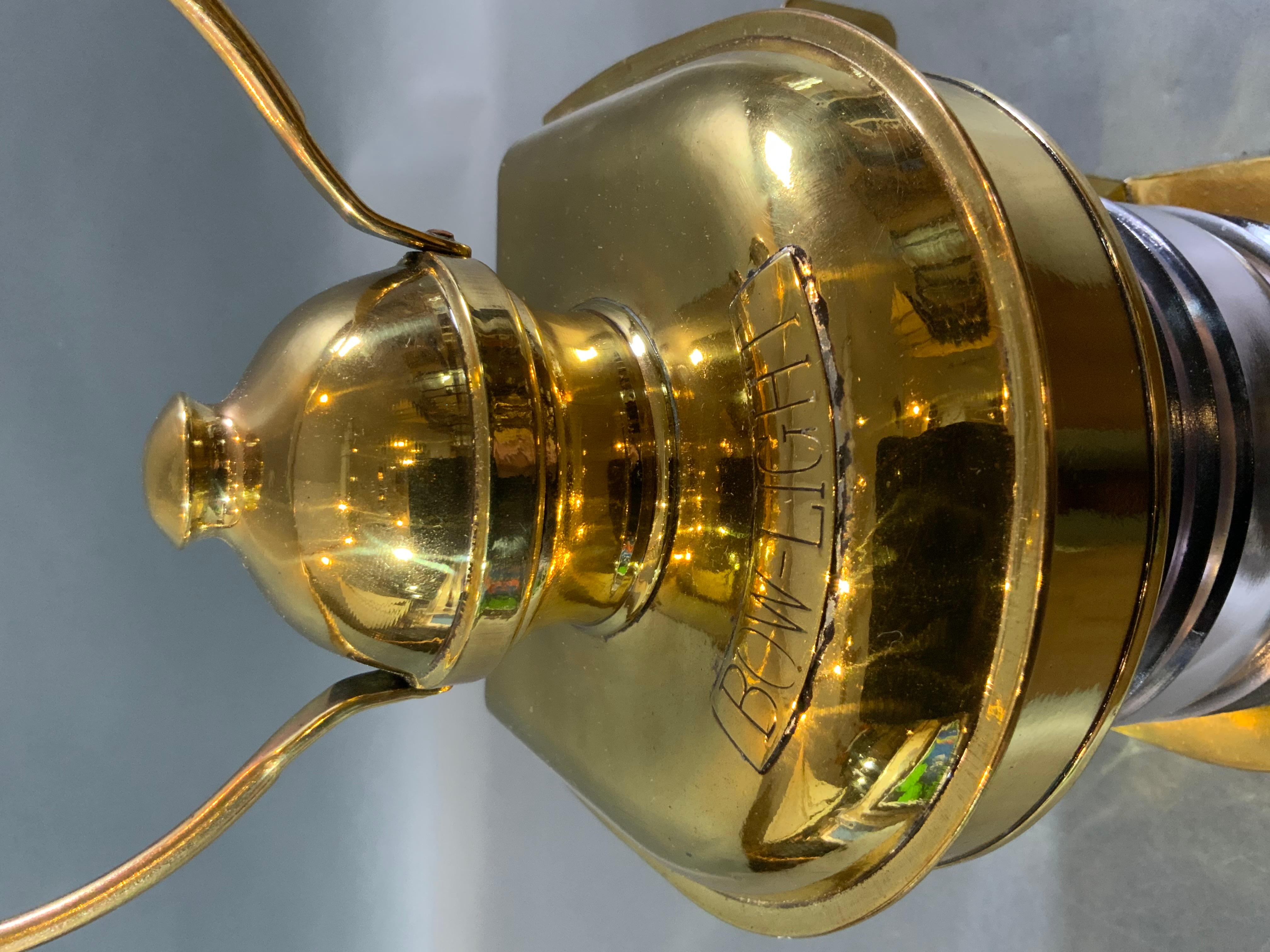 Luz de proa de barco de latón macizo principios del siglo XX en venta