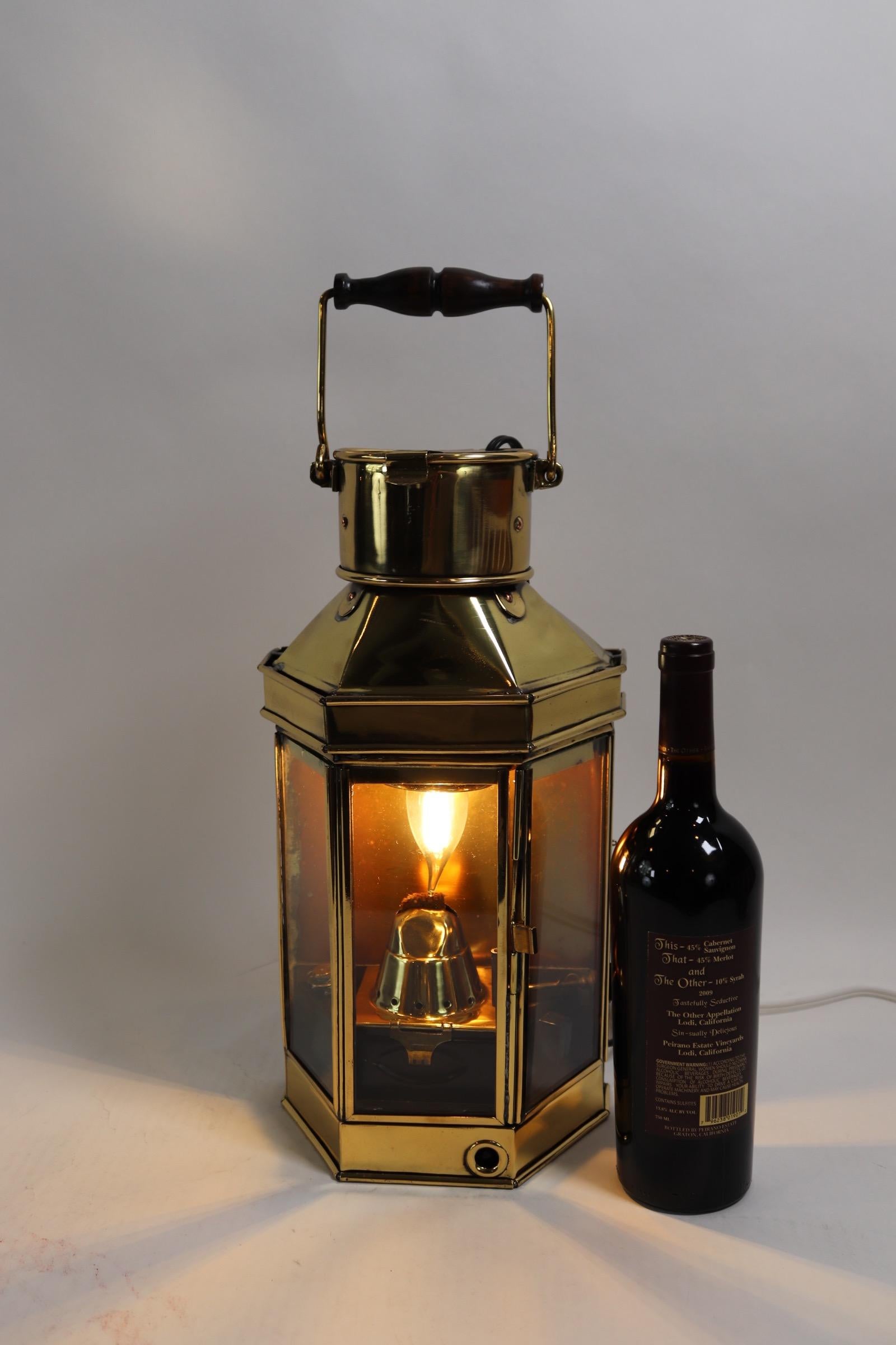 Solid Brass Ships Cabin Lantern by English Maker Bulpitt In Good Condition For Sale In Norwell, MA