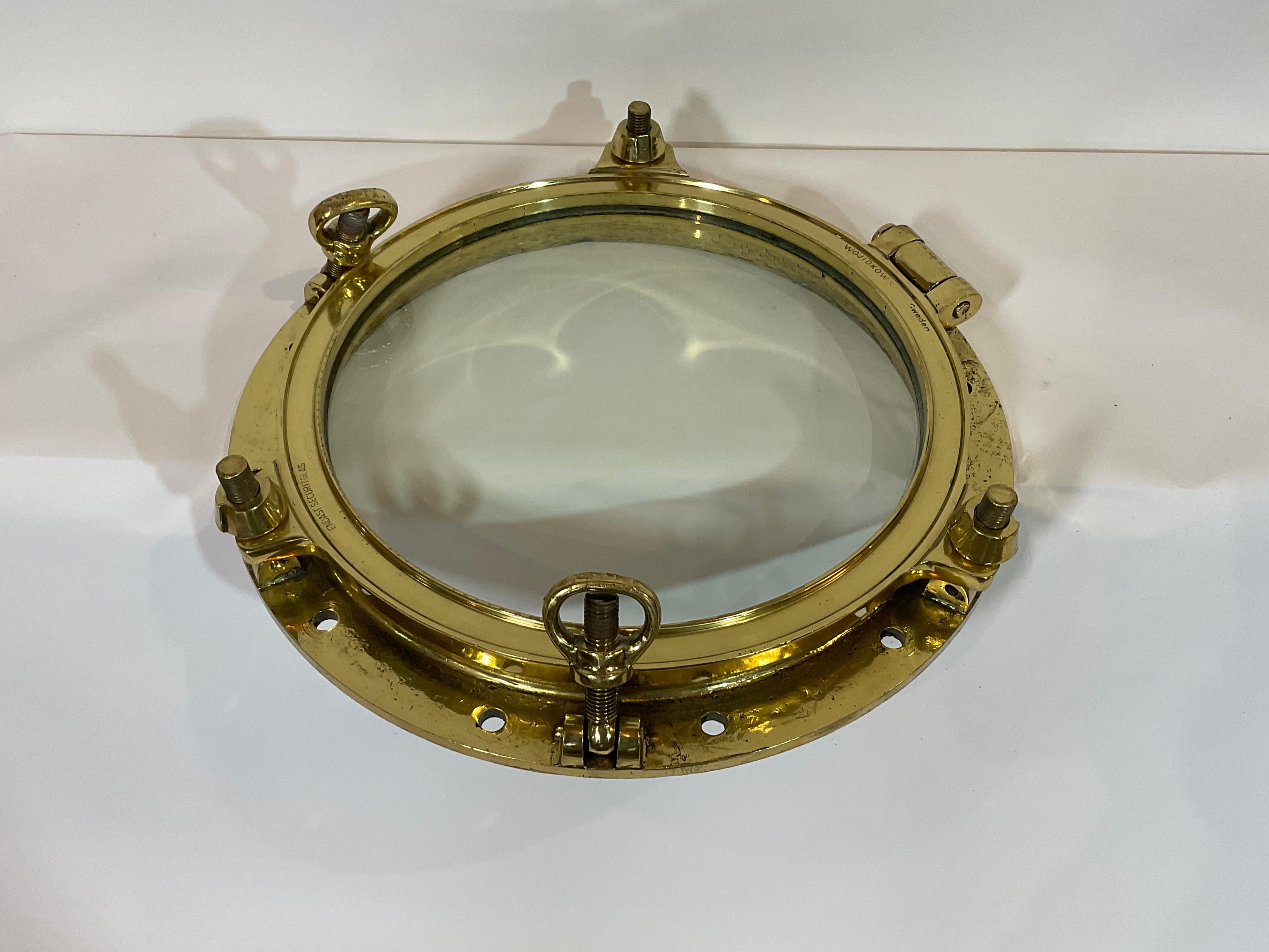 Solid Brass Ships Porthole Highly Polished with Lacquer Finish For Sale 1