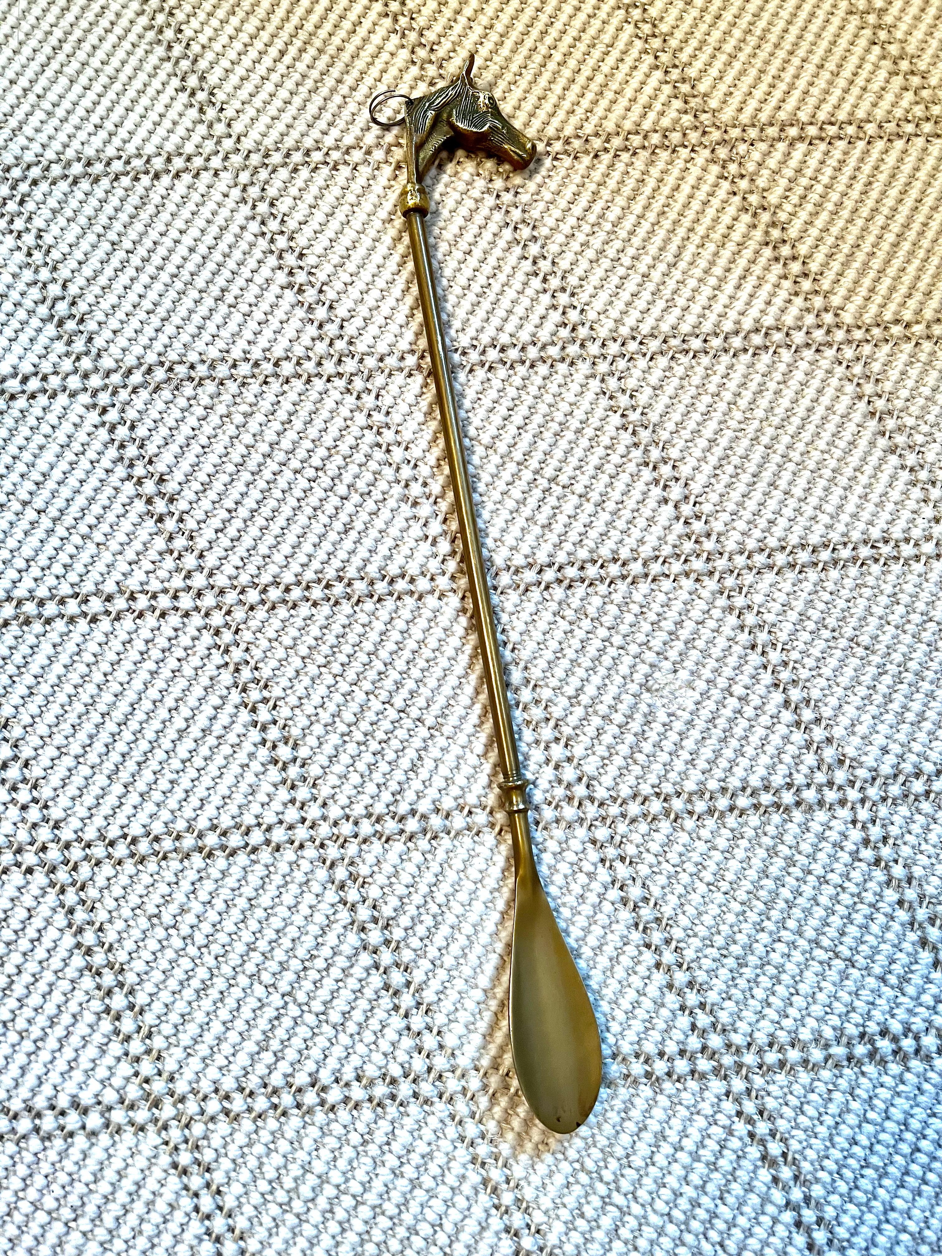 Calzascarpe in ottone massiccio con cavallo in vendita 3