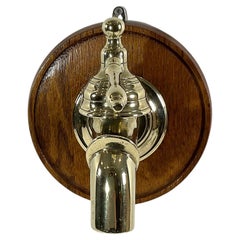 Spigot in ottone massiccio montato su una targa