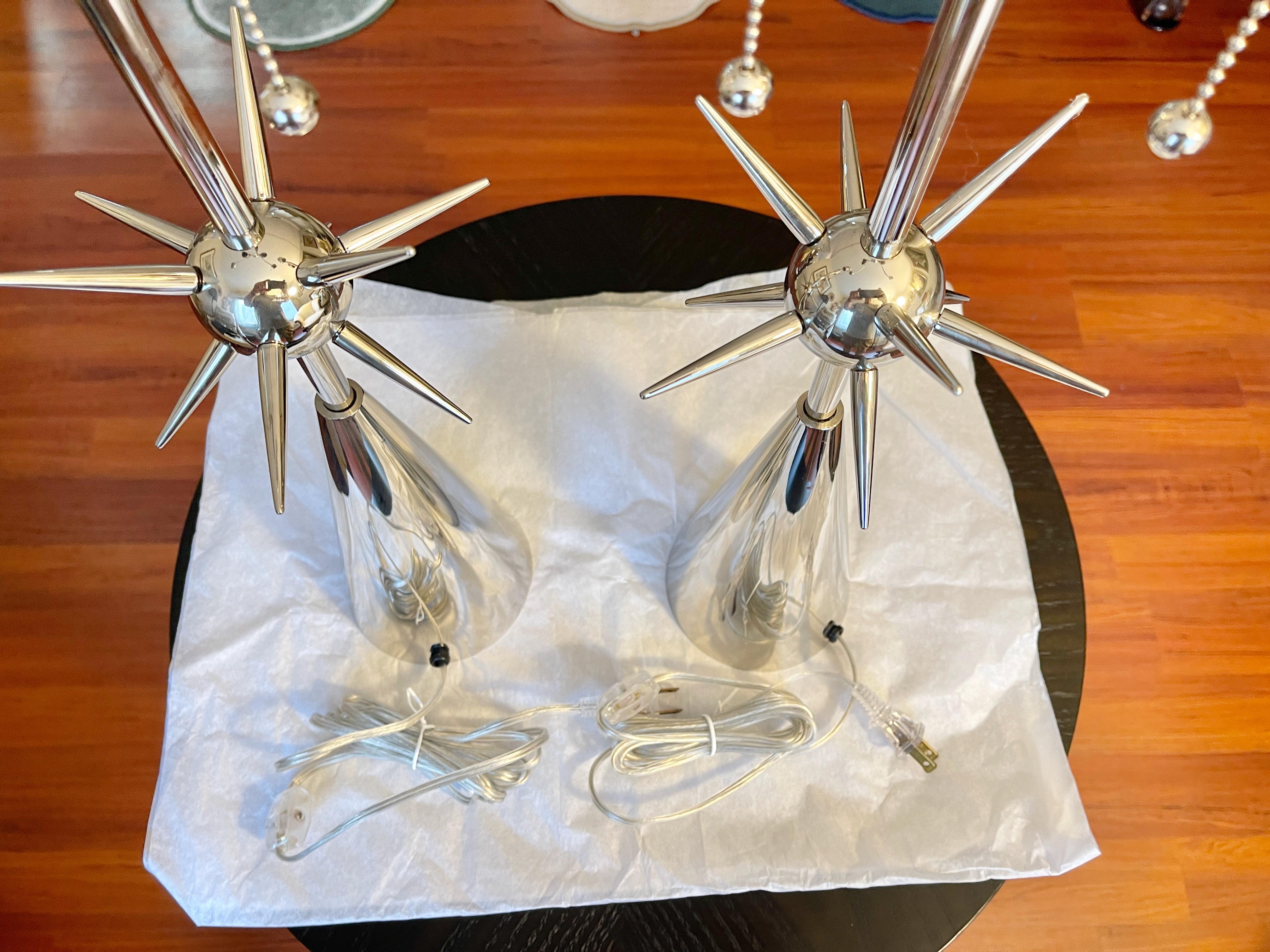Sputnik-Tischlampe – massives Messing oder poliertes Nickel (Poliert) im Angebot