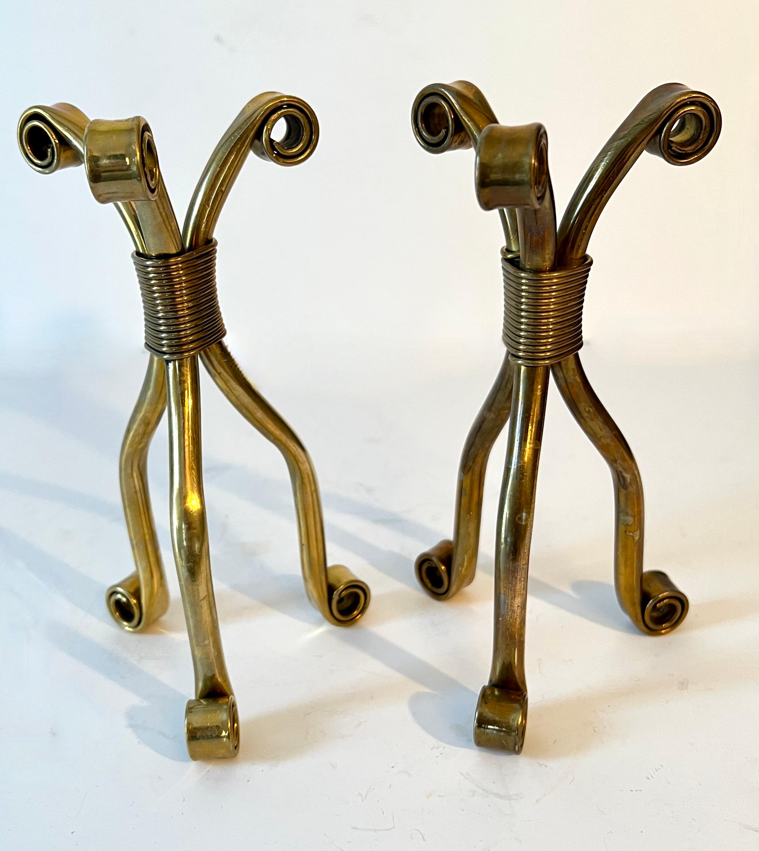 XX secolo Supporti o portaoggetti in ottone massiccio con cordoncino d'ottone avvolto in vendita