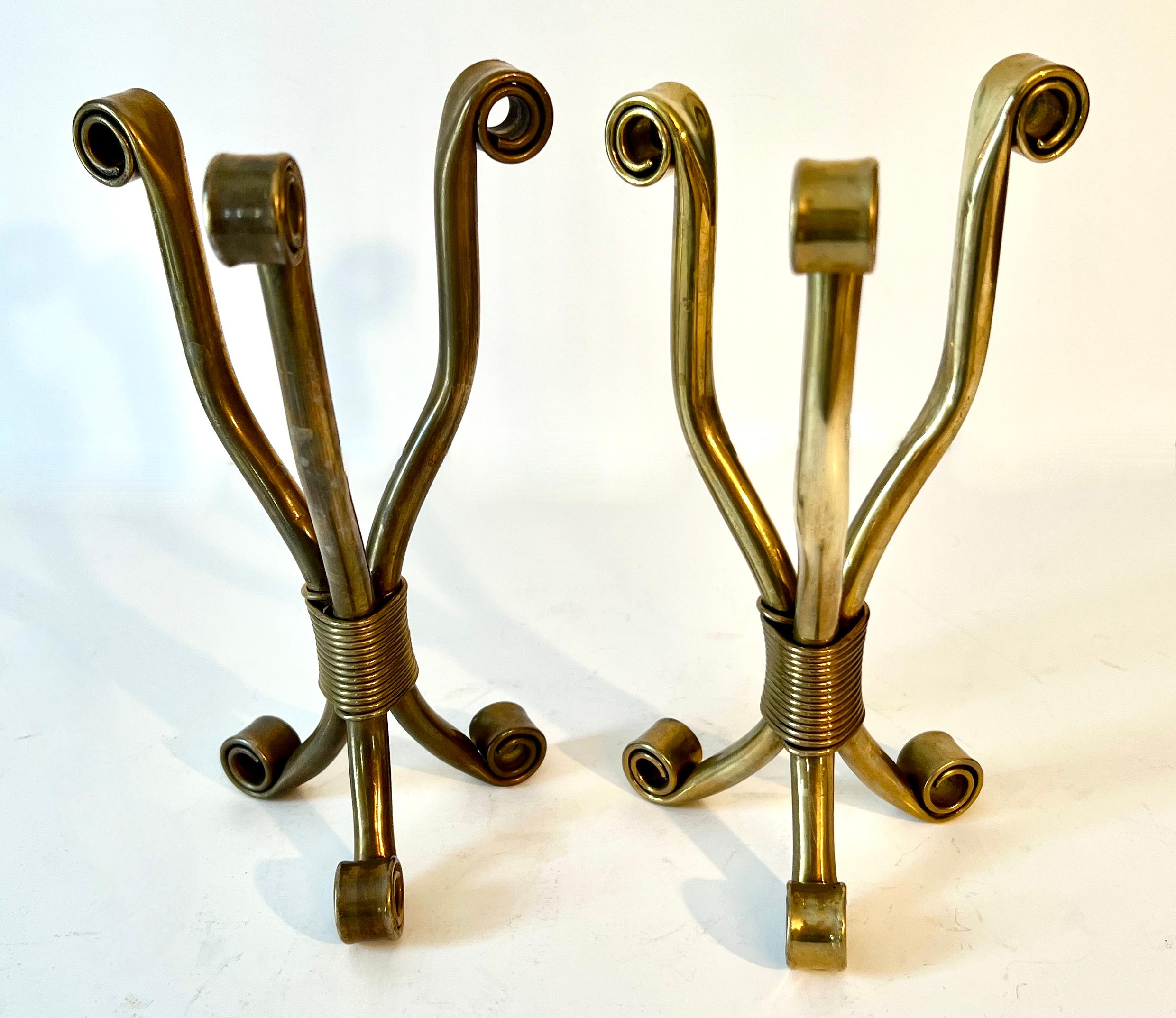Ottone Supporti o portaoggetti in ottone massiccio con cordoncino d'ottone avvolto in vendita