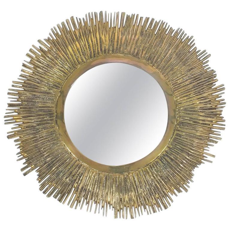 Miroir du milieu du siècle en laiton massif avec rayons de soleil Style Curtis Jere, France, vers 1955 en vente 2