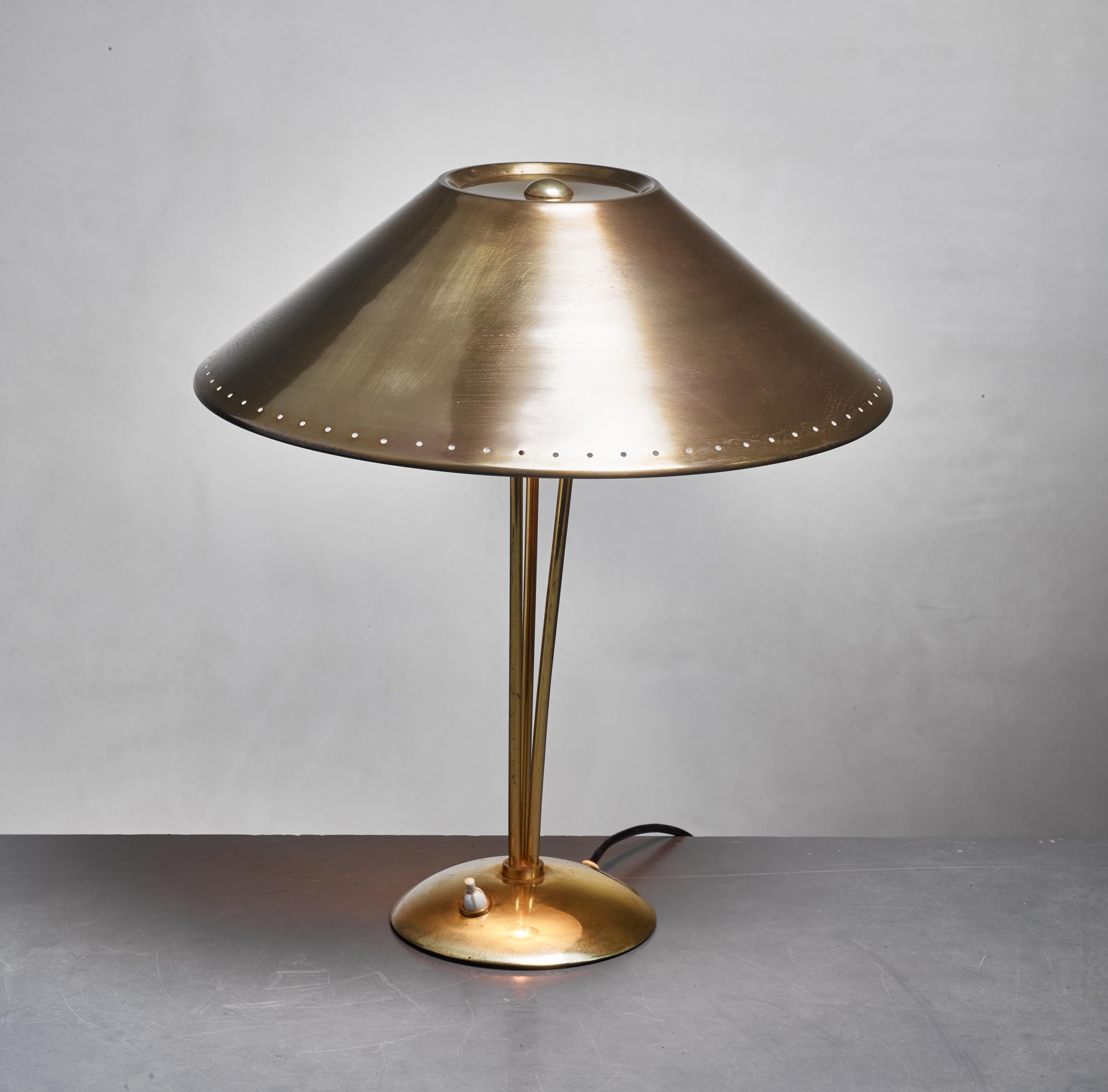 Solid Brass Table Lamp on a Tripod Stem, Austria In Good Condition For Sale In Maastricht, NL