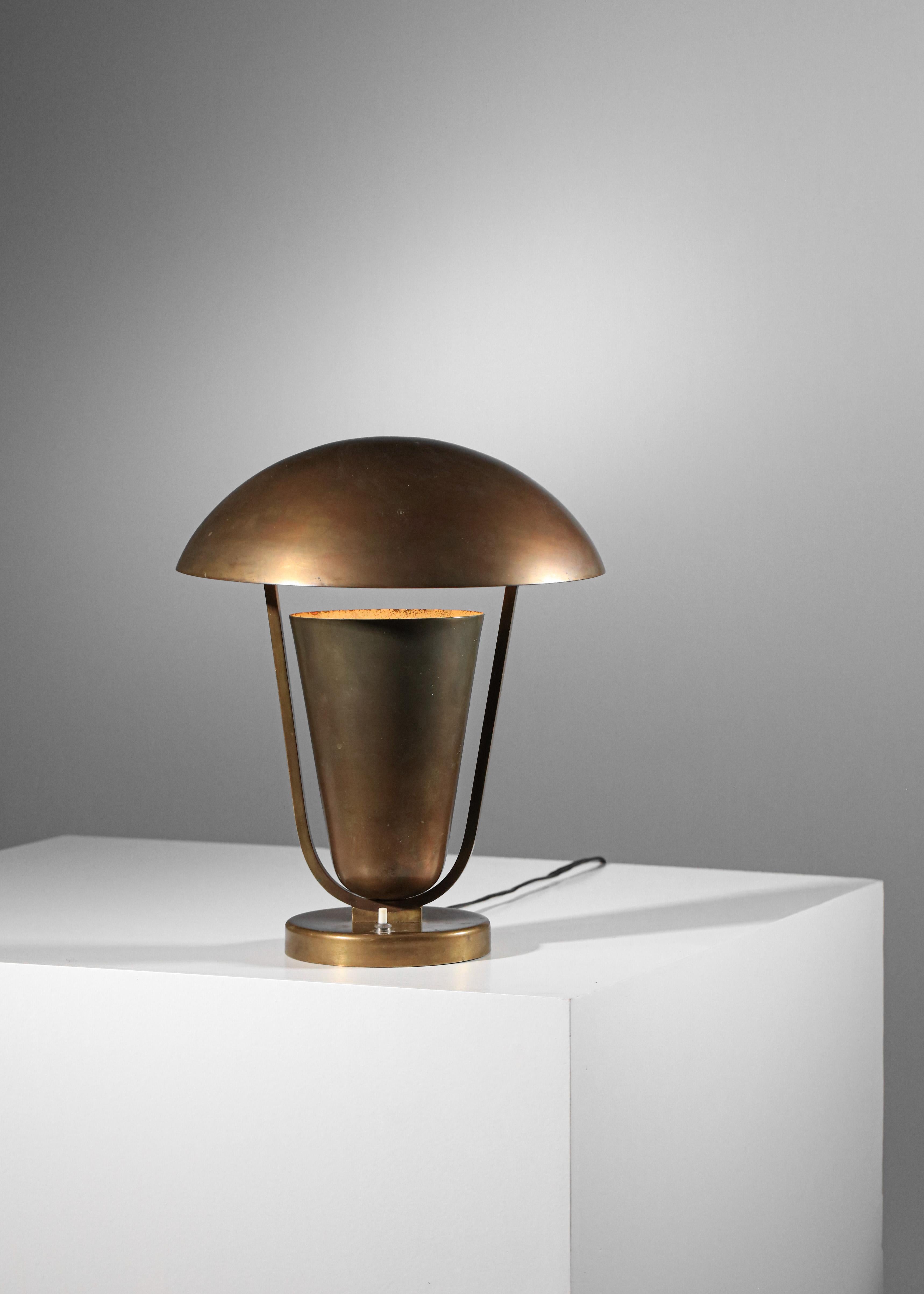 Table ou bureau en laiton massif  Lampe Art déco style Perzel moderniste français des années 30 en vente 6