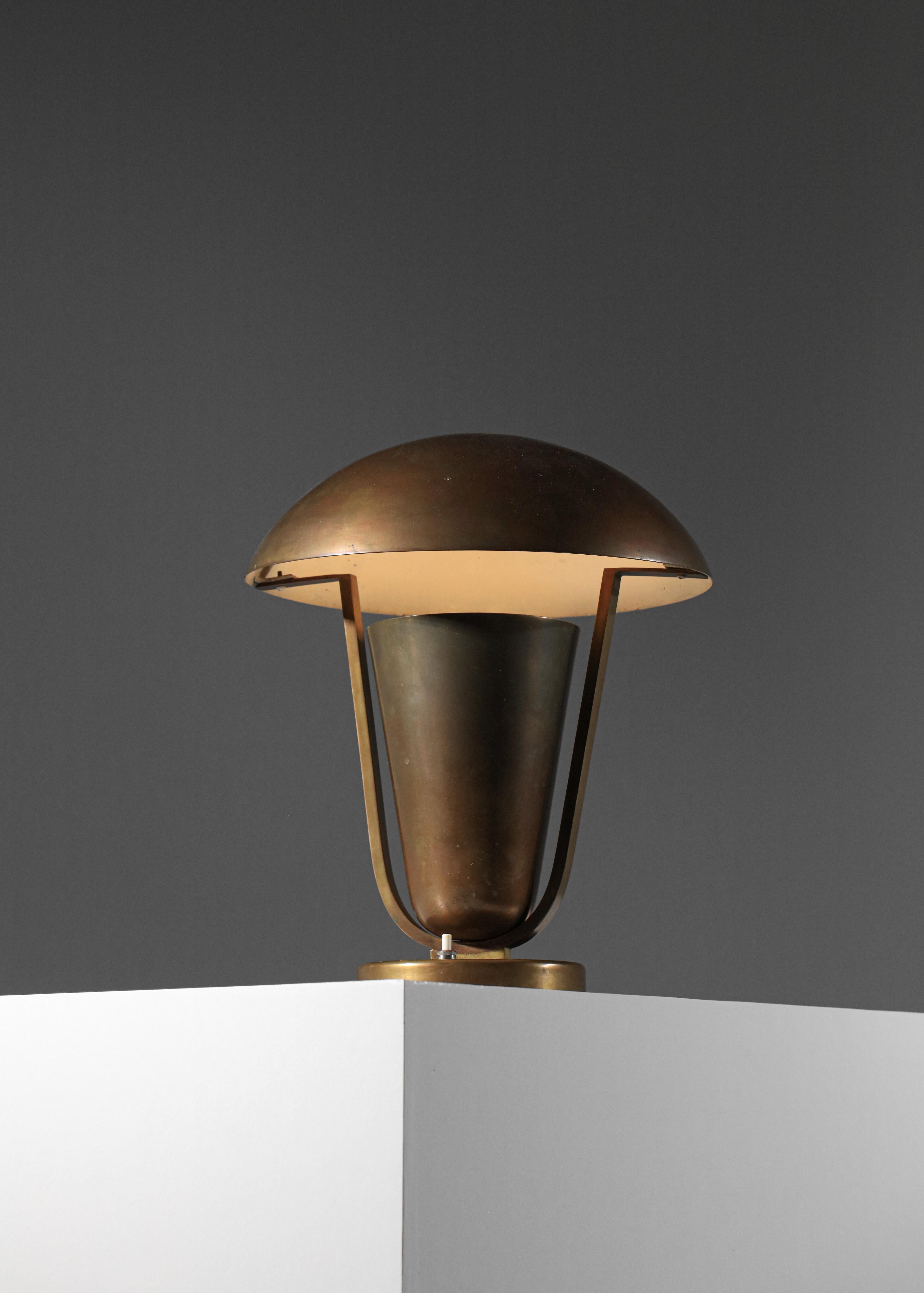 Laiton Table ou bureau en laiton massif  Lampe Art déco style Perzel moderniste français des années 30 en vente