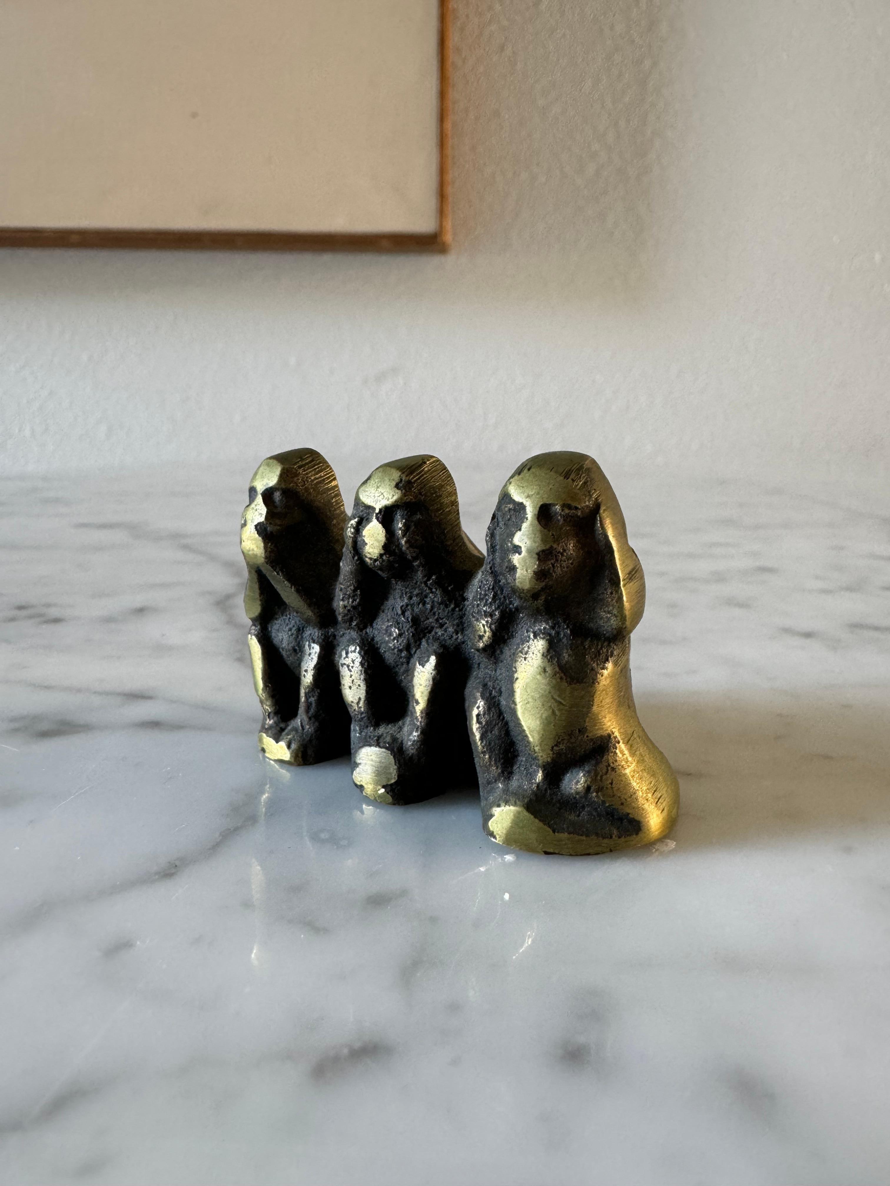 Mid-Century Modern Poids en laiton massif Three Wise Monkeys, France, années 1970  en vente