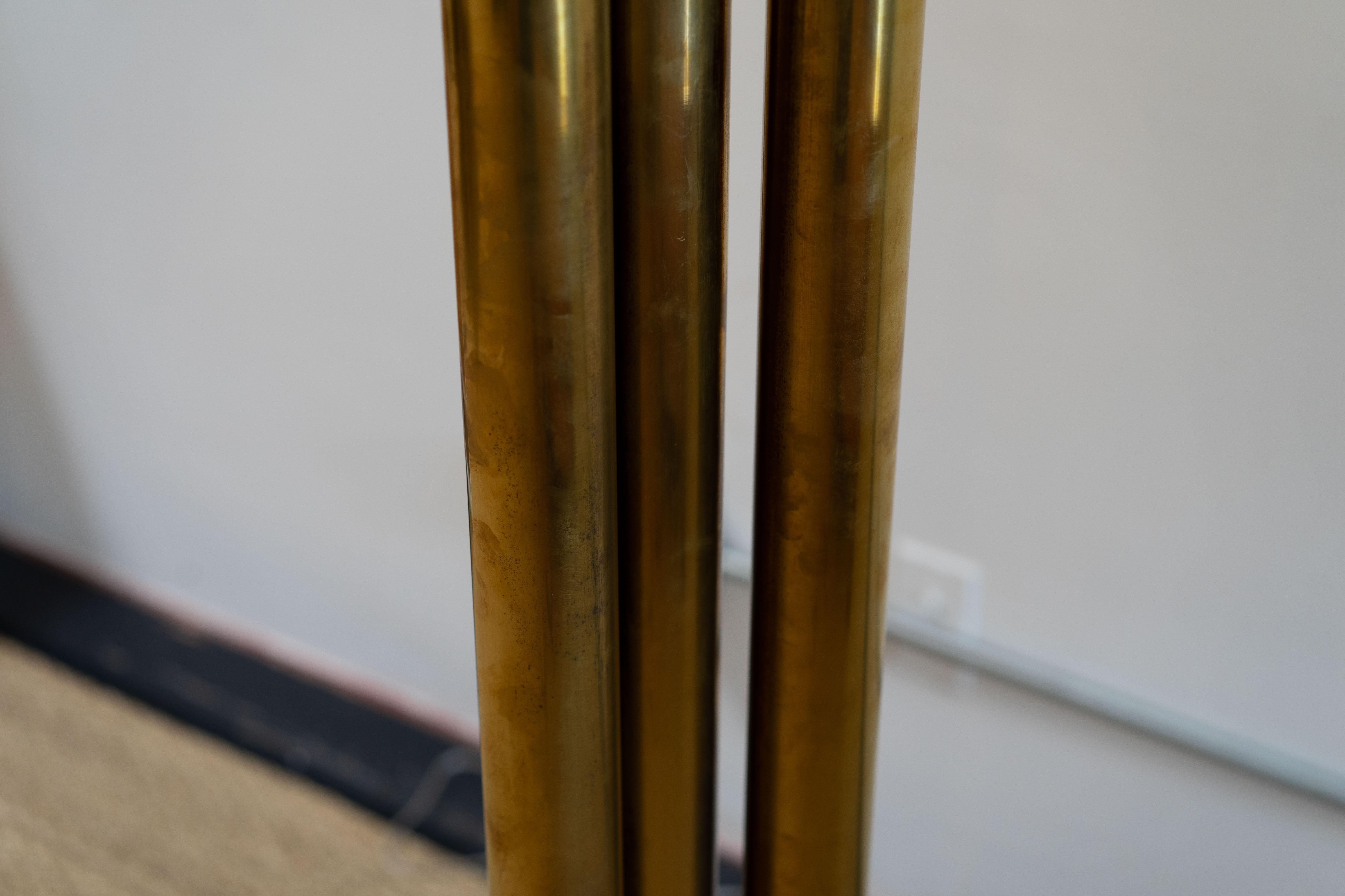 Italian Solid Brass Tube Floor Lamp Designed by R. Fontana, circa 1970 For Sale 3