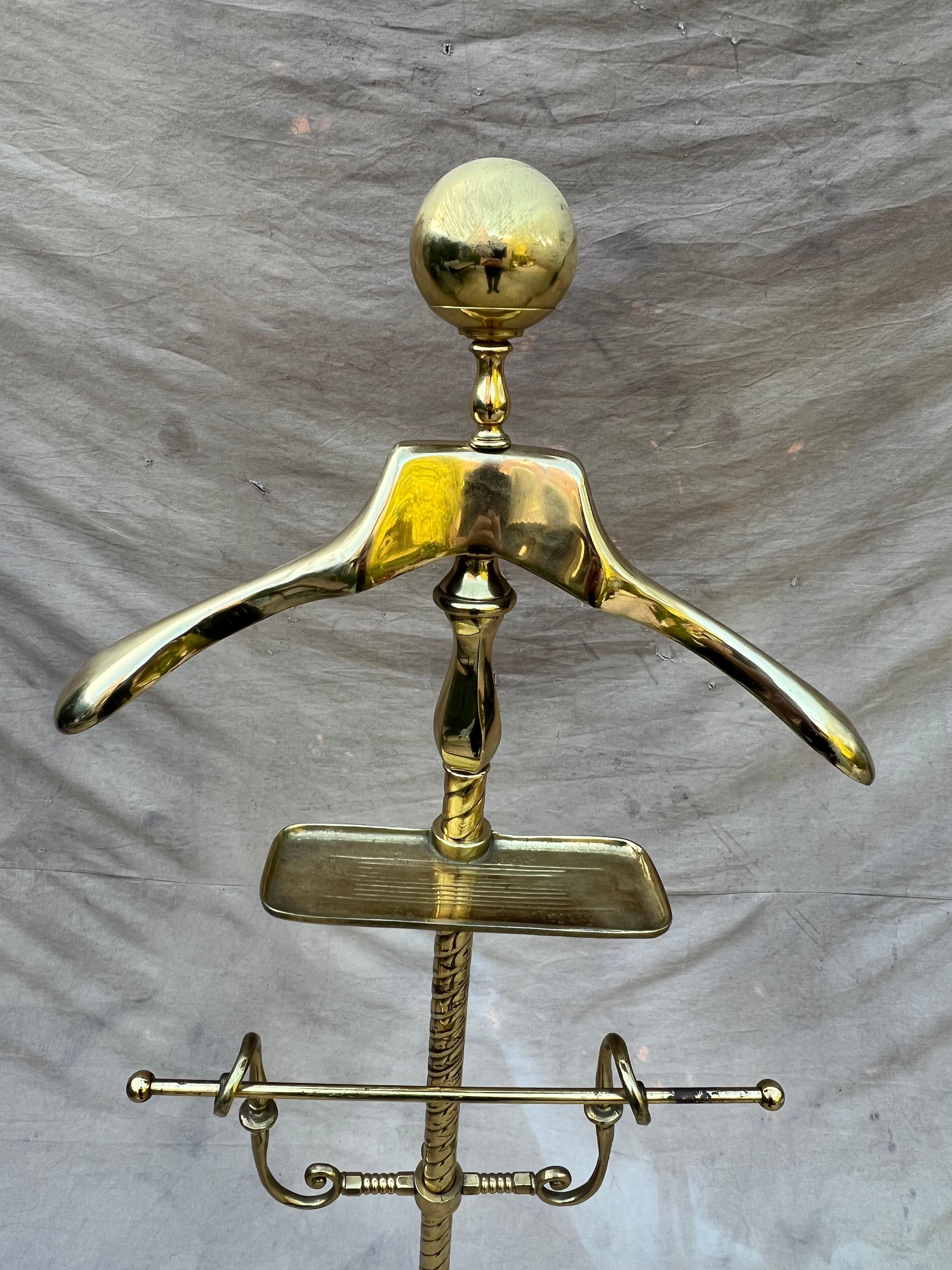 Solid Brass Valet with Change and Pants Holder In Good Condition For Sale In Los Angeles, CA