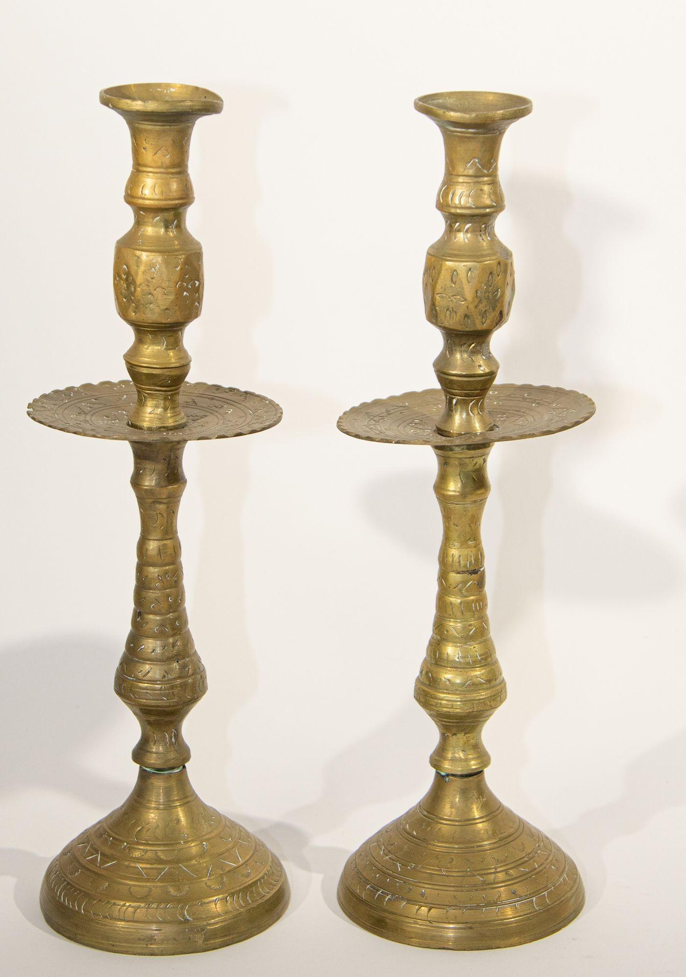 Marokkanische Vintage-Kerzenhalter aus massivem Messing, ein Paar, 1950er Jahre im Angebot 5
