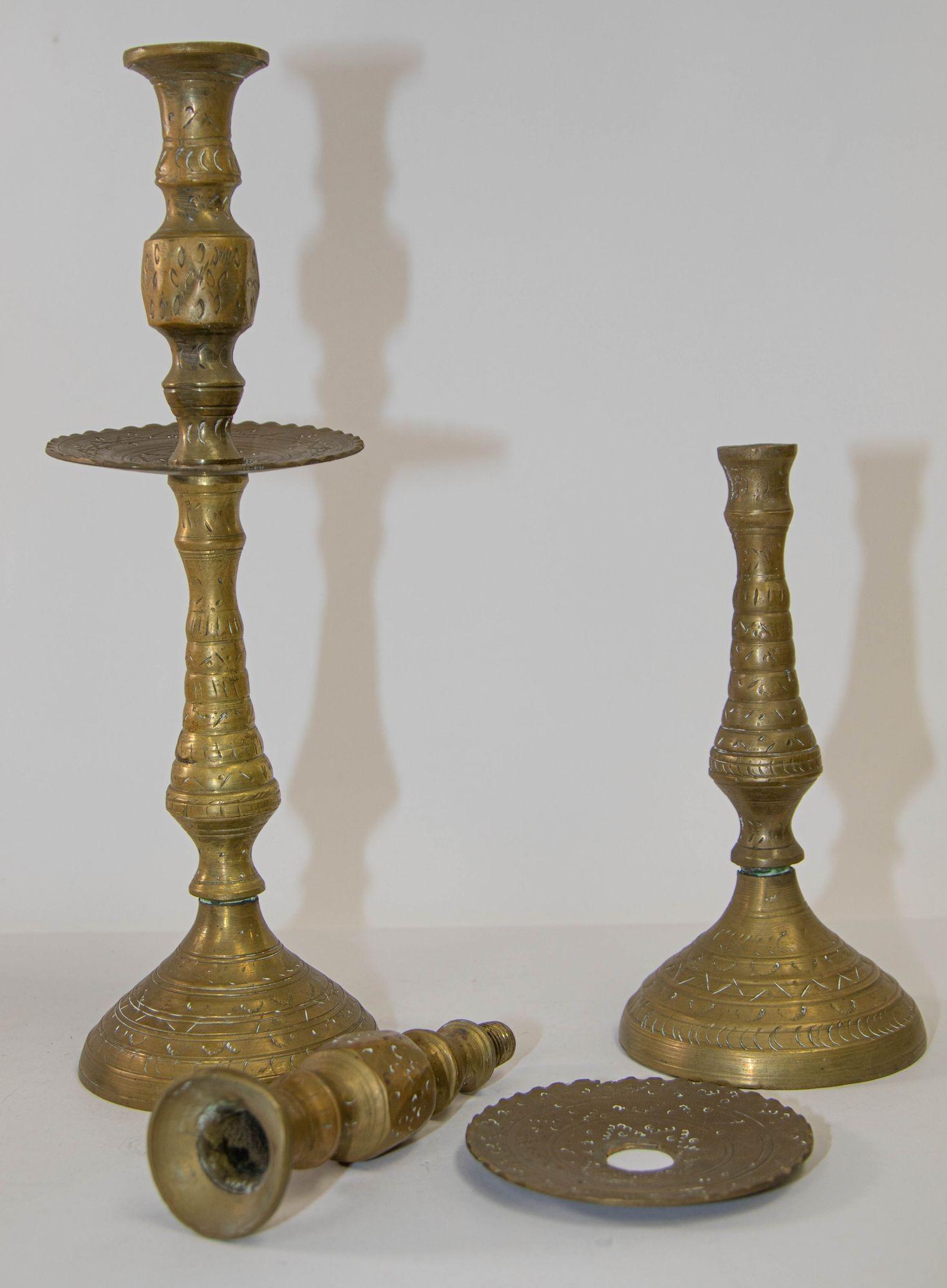 Marokkanische Vintage-Kerzenhalter aus massivem Messing, ein Paar, 1950er Jahre im Angebot 7