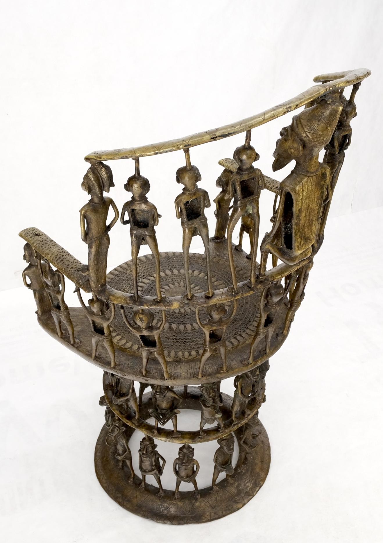 Bronce macizo 44 Figurillas Camerún africano Bronce Figurativo Trono Silla en venta 11