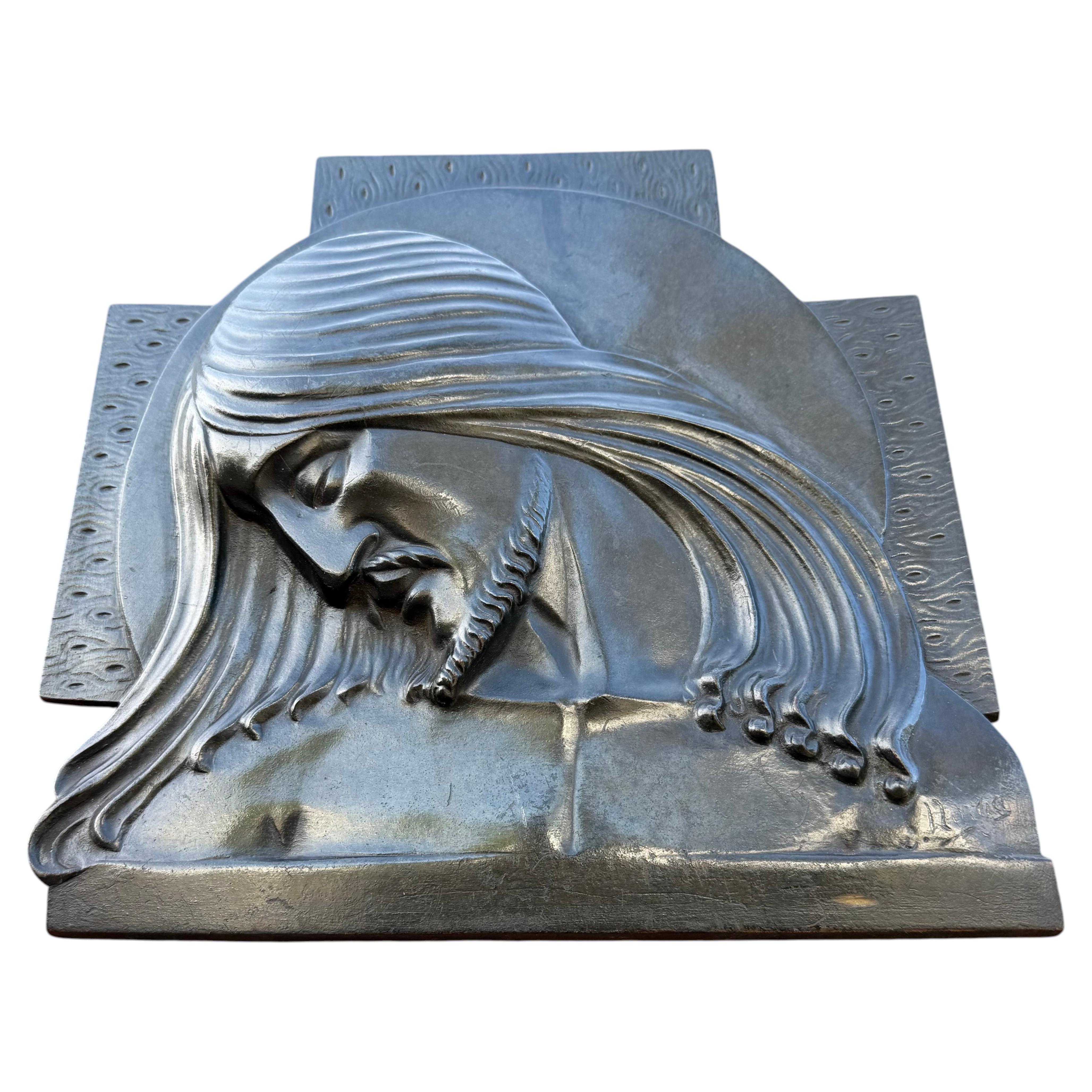 Massive Bronze Art Deco Wandskulptur von Christus am Kreuz w. Halo von S. Norga