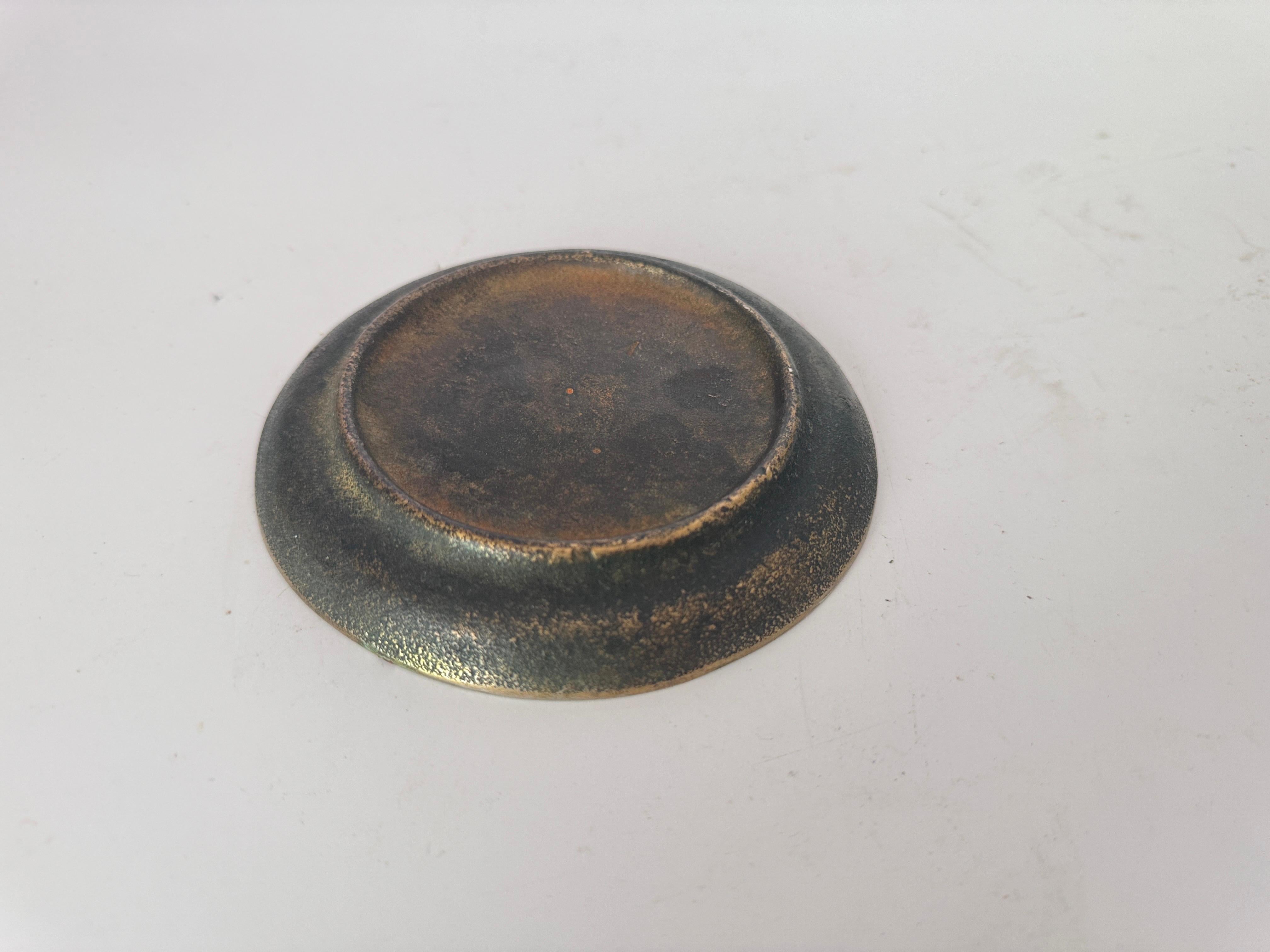 Solid Bronze Ashtray with Horse Pattern yellow color old patina For Sale 1