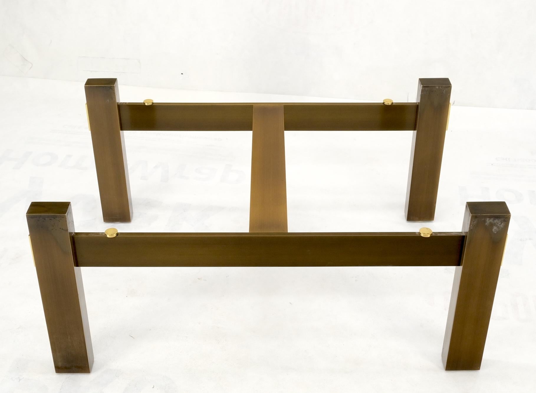 Table basse carrée épaisse à base en bronze massif et plateau en travertin massif menthe ! en vente 3