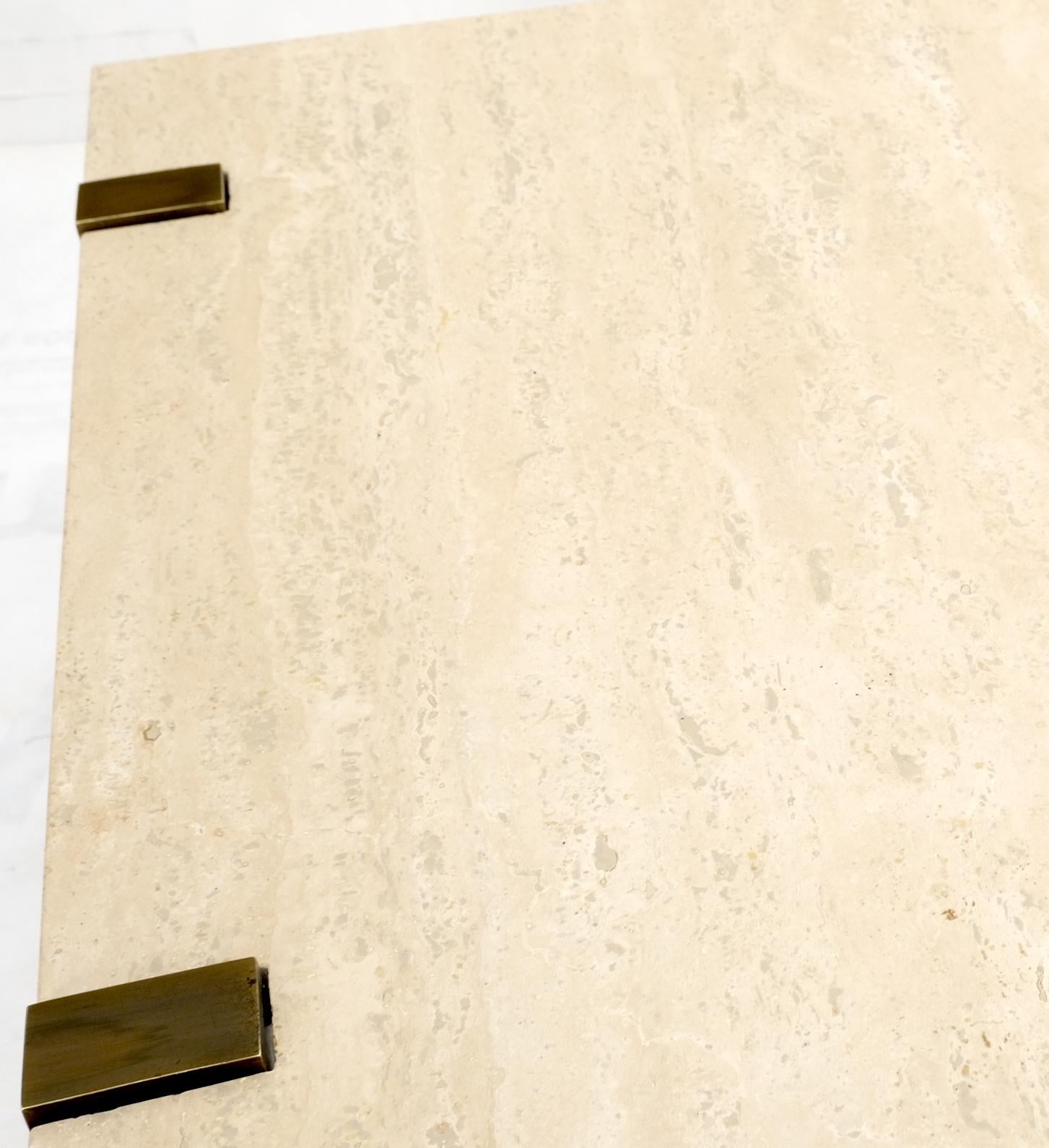 Américain Table basse carrée épaisse à base en bronze massif et plateau en travertin massif menthe ! en vente