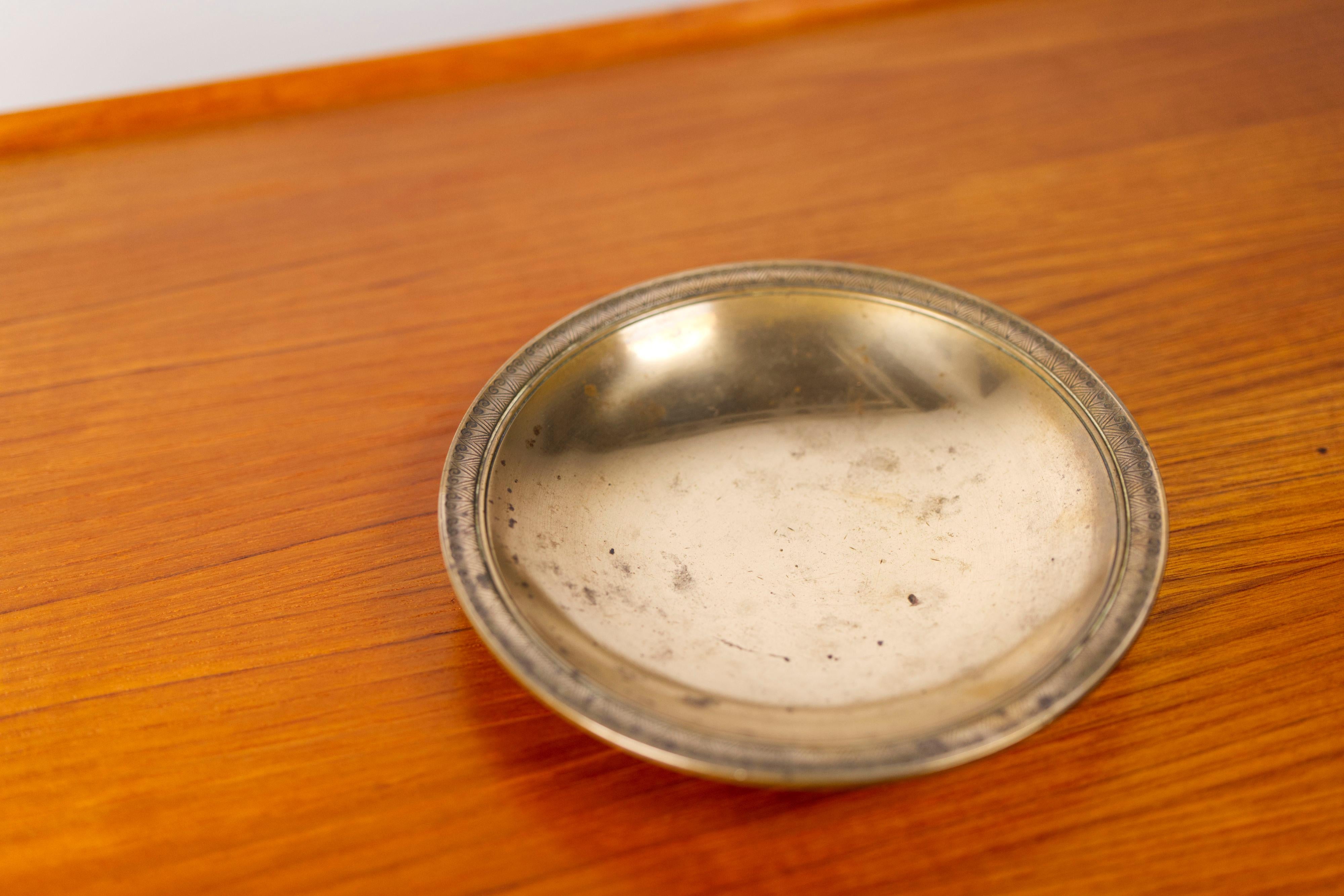 Plato de bronce macizo modelo 