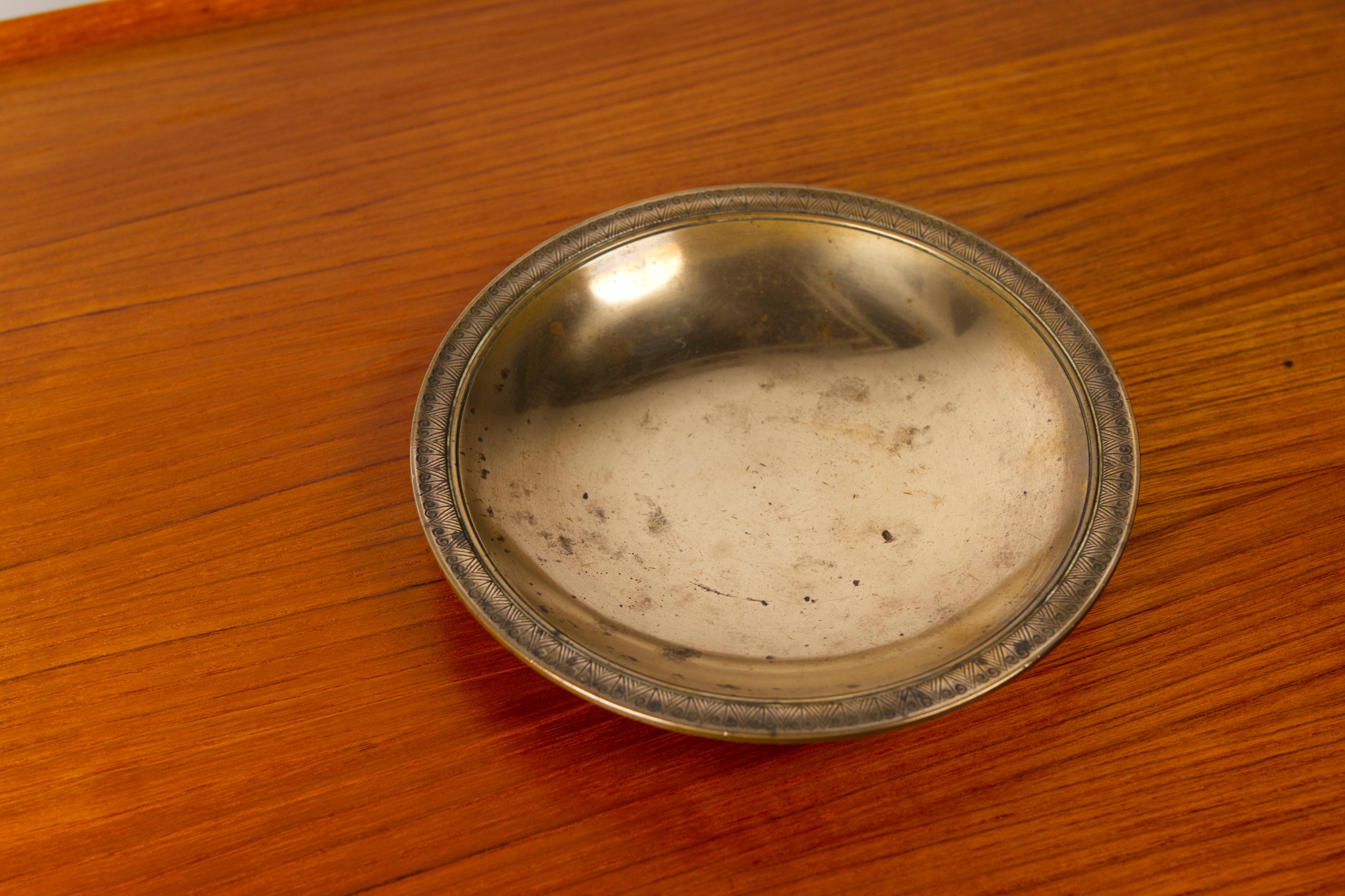 Plato de bronce macizo modelo 