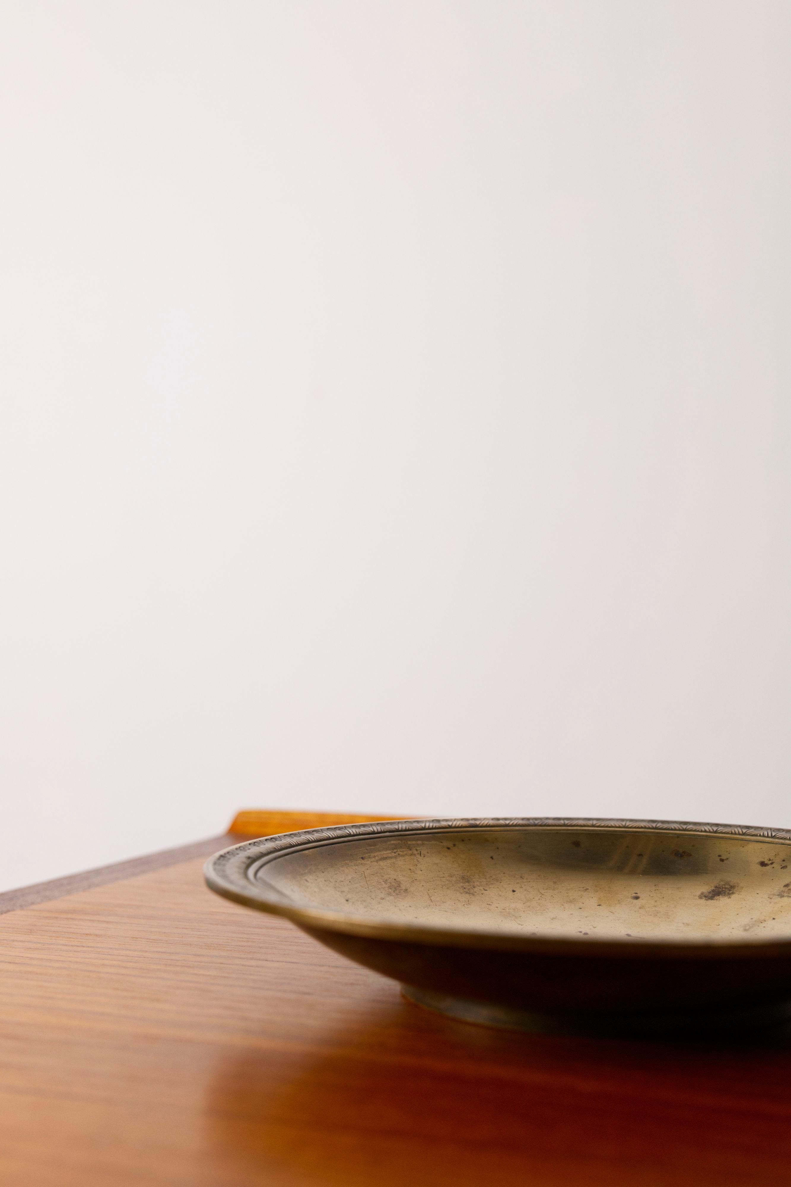 Plato de bronce macizo modelo 