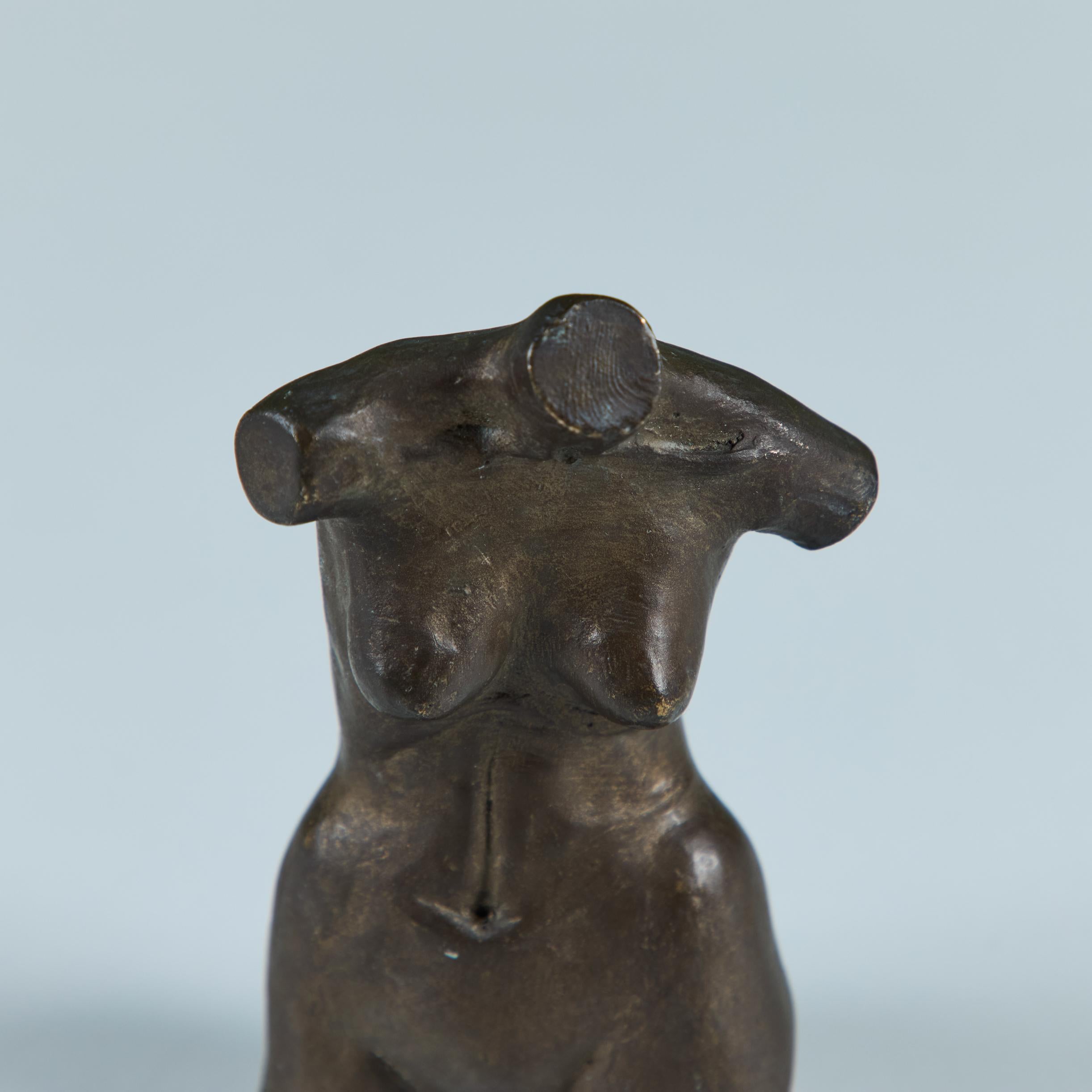 Torso femminile in bronzo massiccio in vendita 7