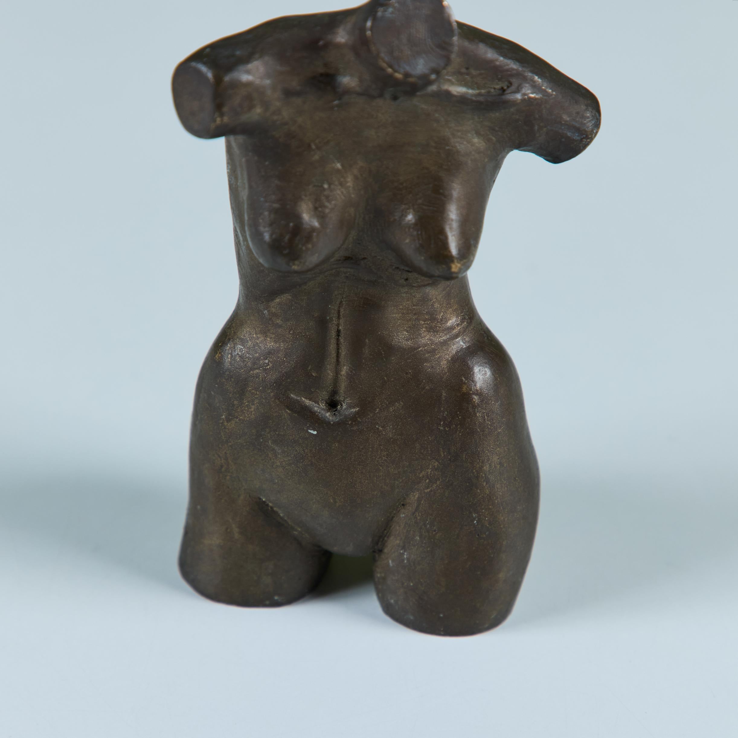 Mid-Century moderno Torso femminile in bronzo massiccio in vendita