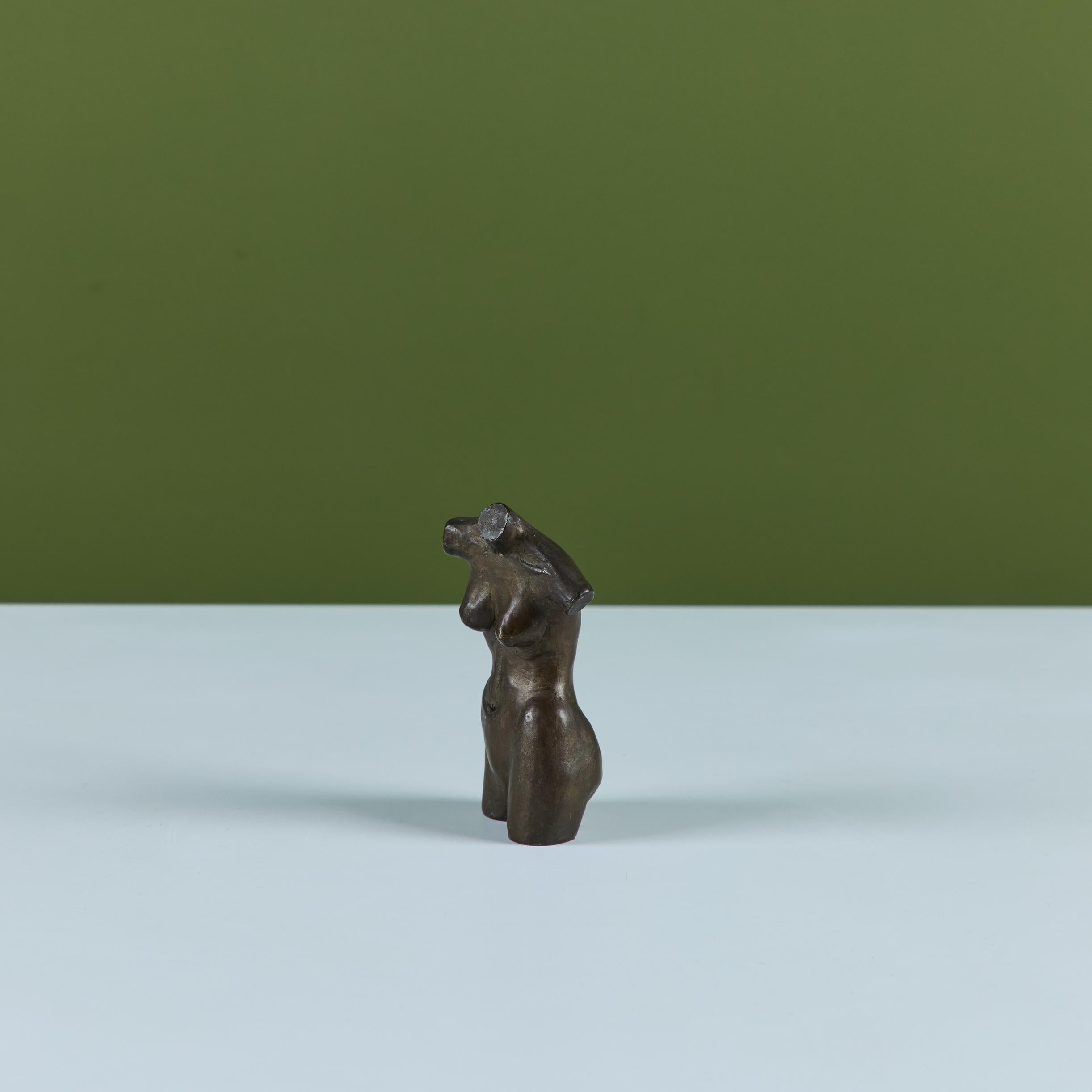 Torso femminile in bronzo massiccio in vendita 2