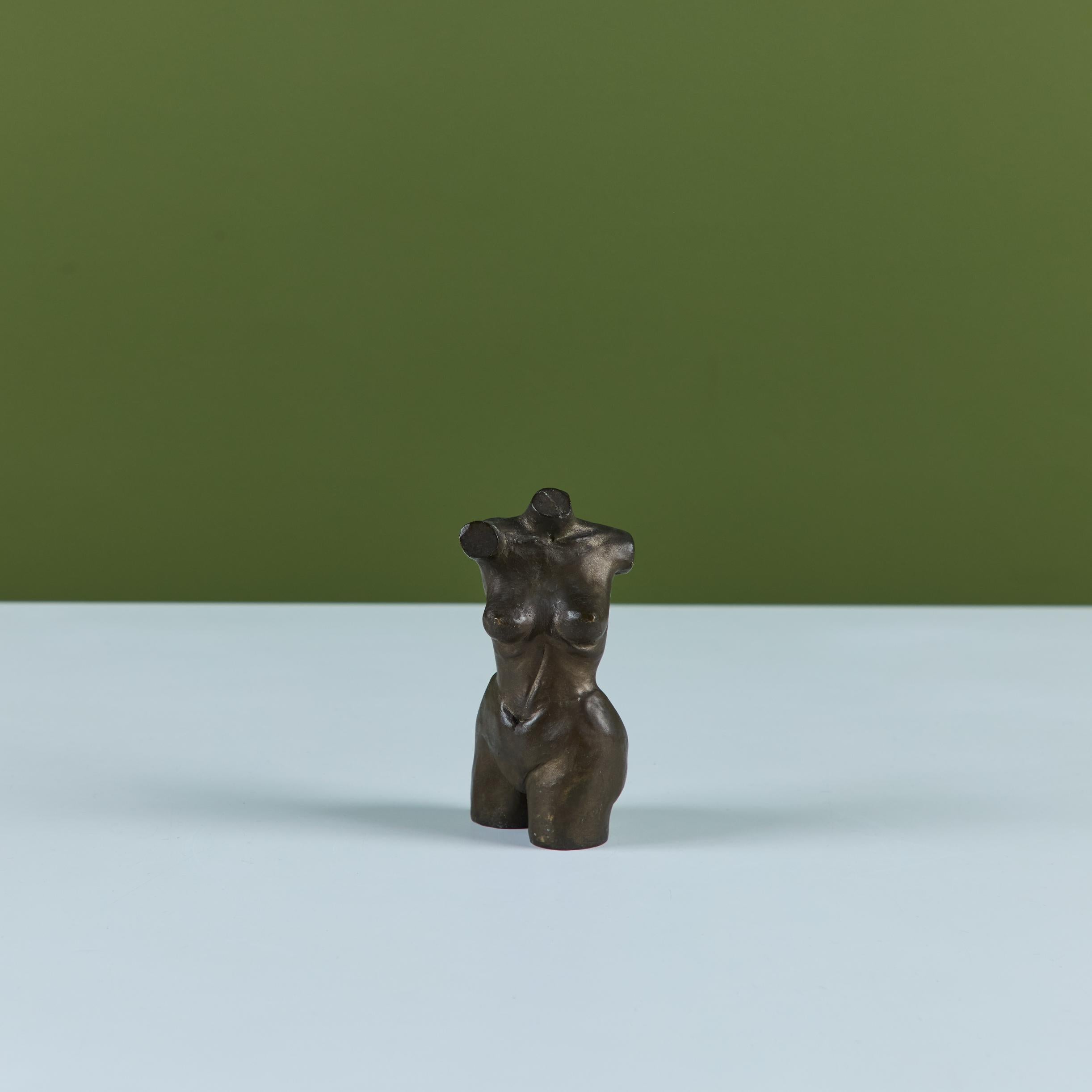 Torso femminile in bronzo massiccio II in vendita 3