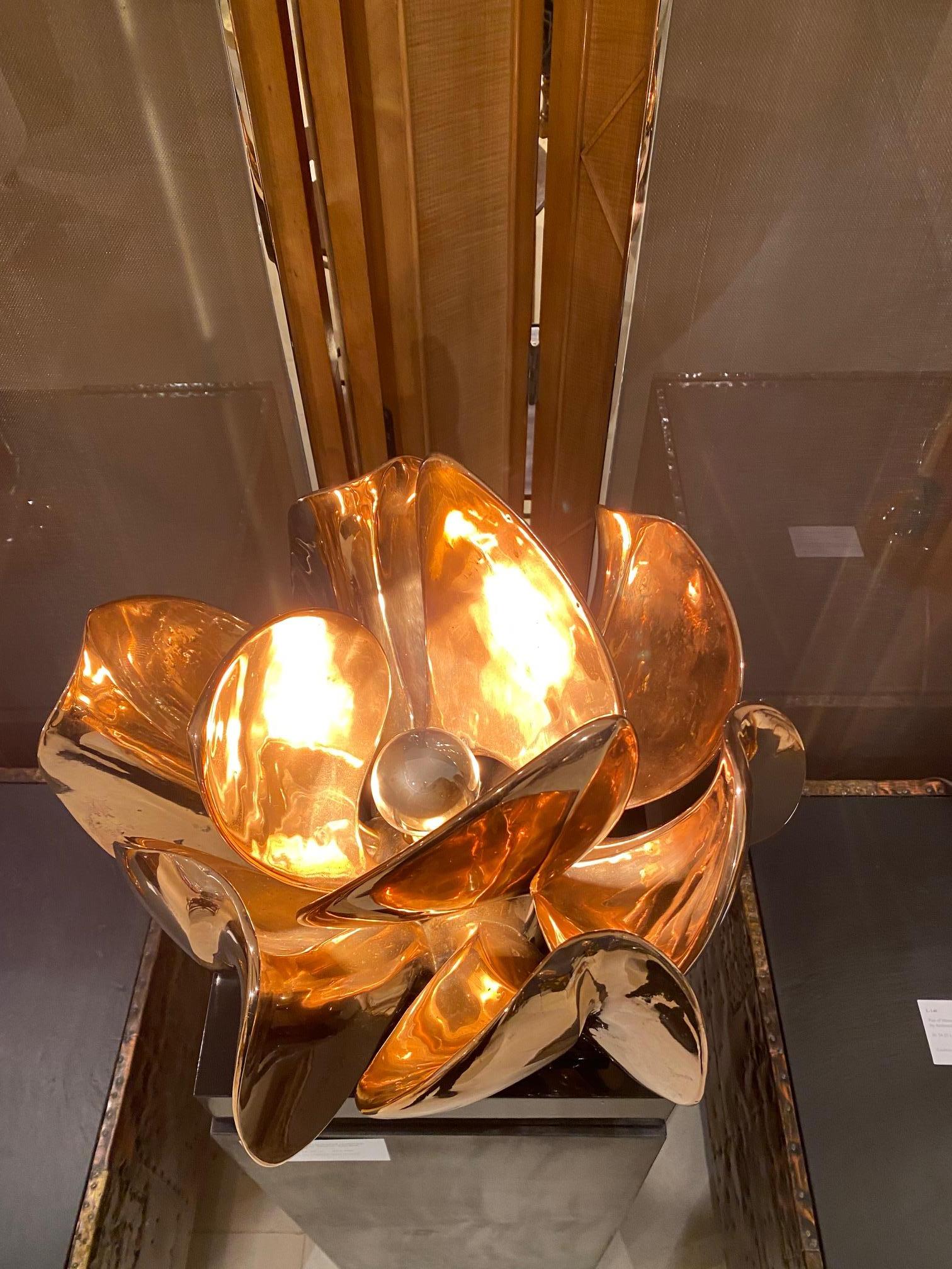 Beleuchtete Skulptur „Fleur D'or“ aus massiver Bronze von Atelier Michel Armand im Angebot 2