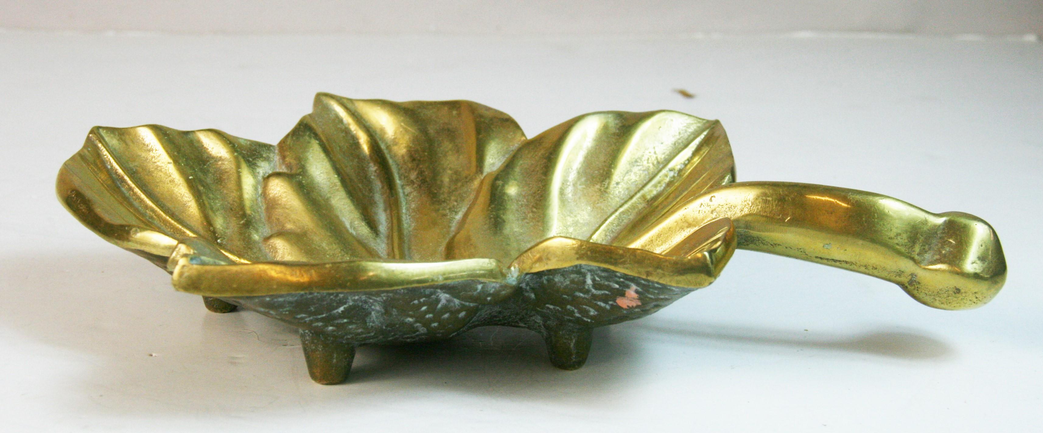 Sólido  Plato Hoja de Bronce con Asa en venta 6