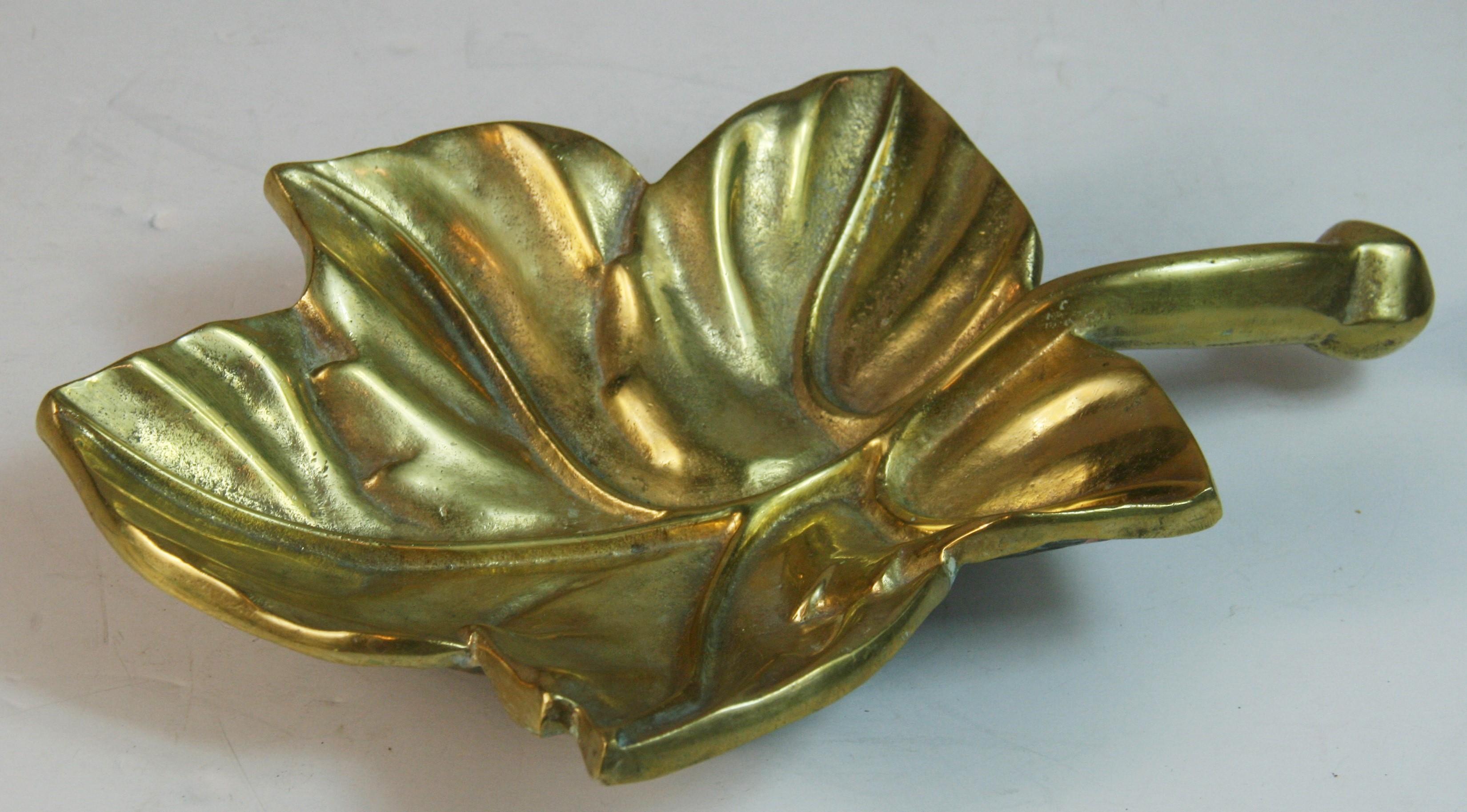 Sólido  Plato Hoja de Bronce con Asa en venta 2