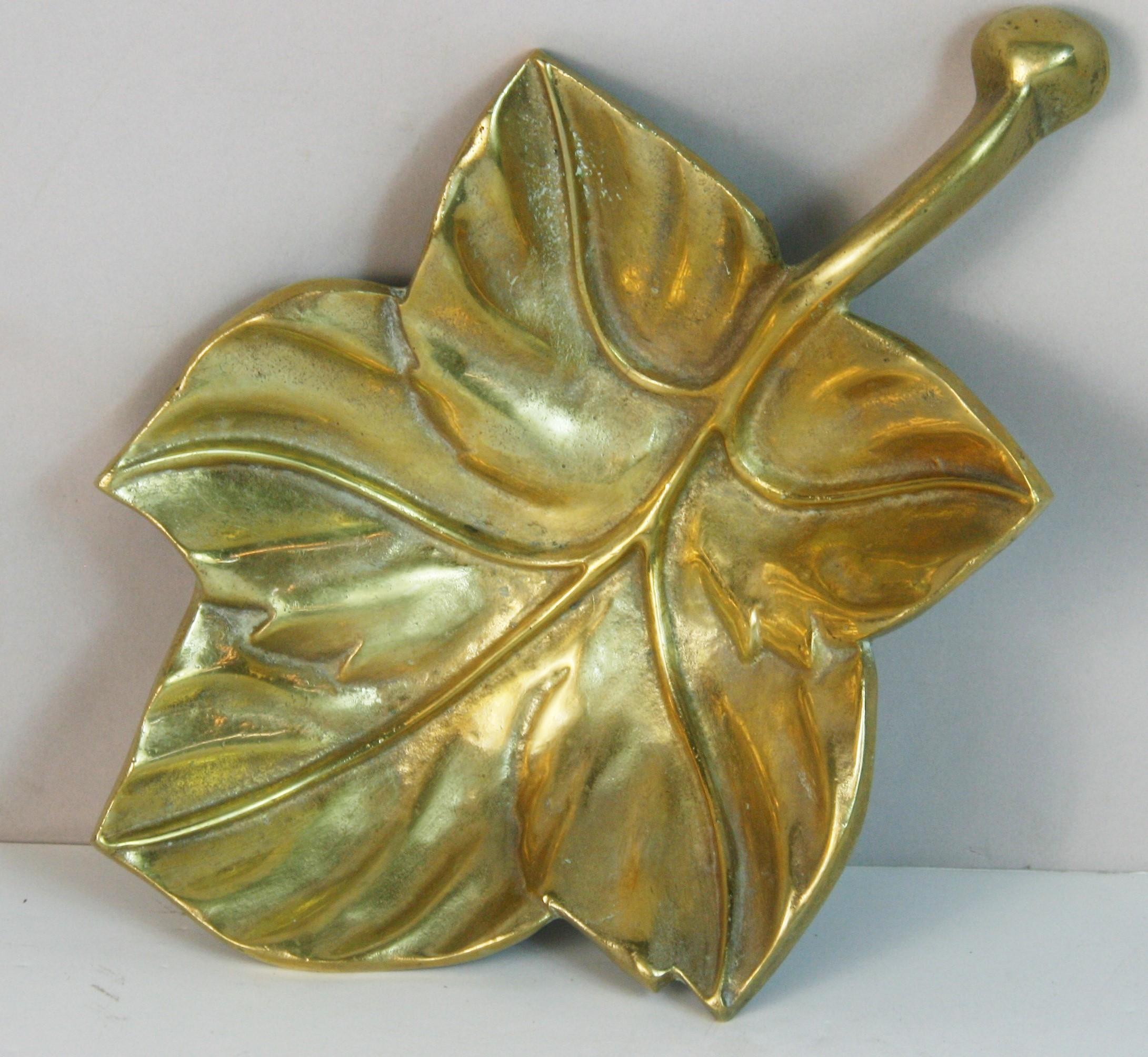 Sólido  Plato Hoja de Bronce con Asa en venta 3