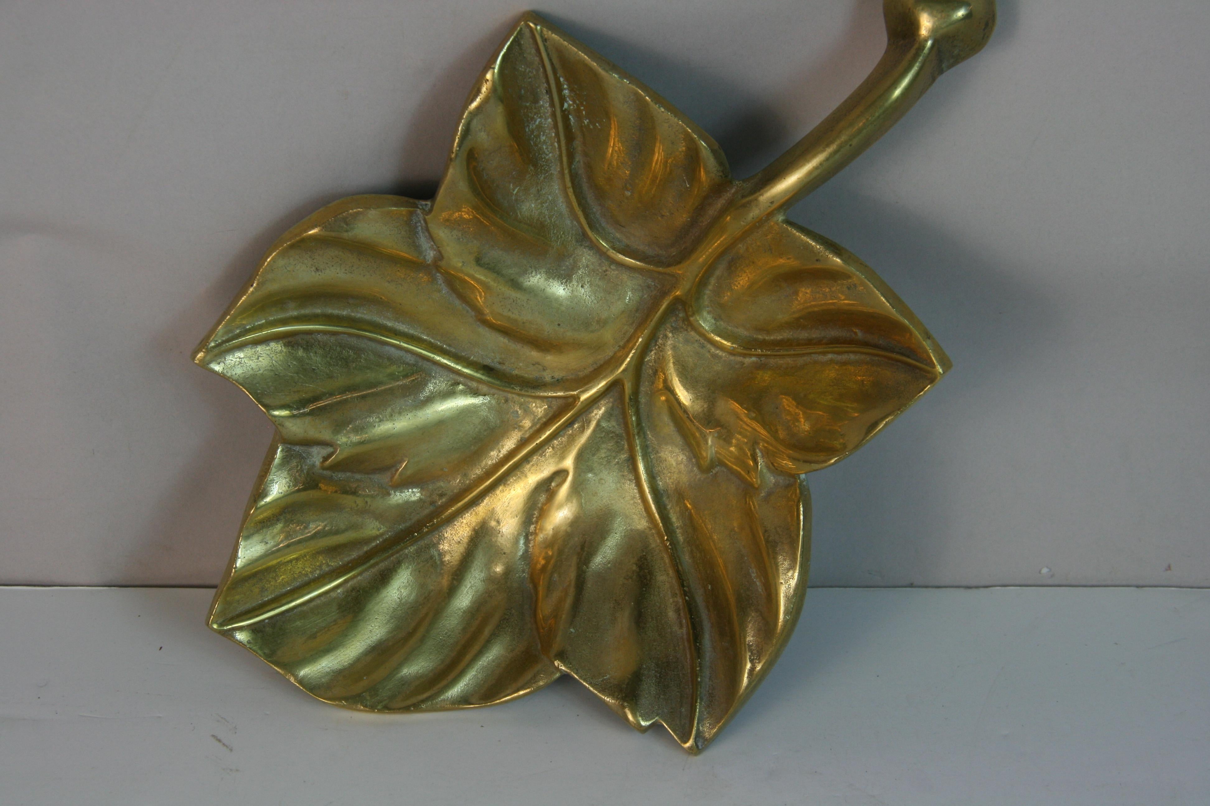 Sólido  Plato Hoja de Bronce con Asa en venta 4