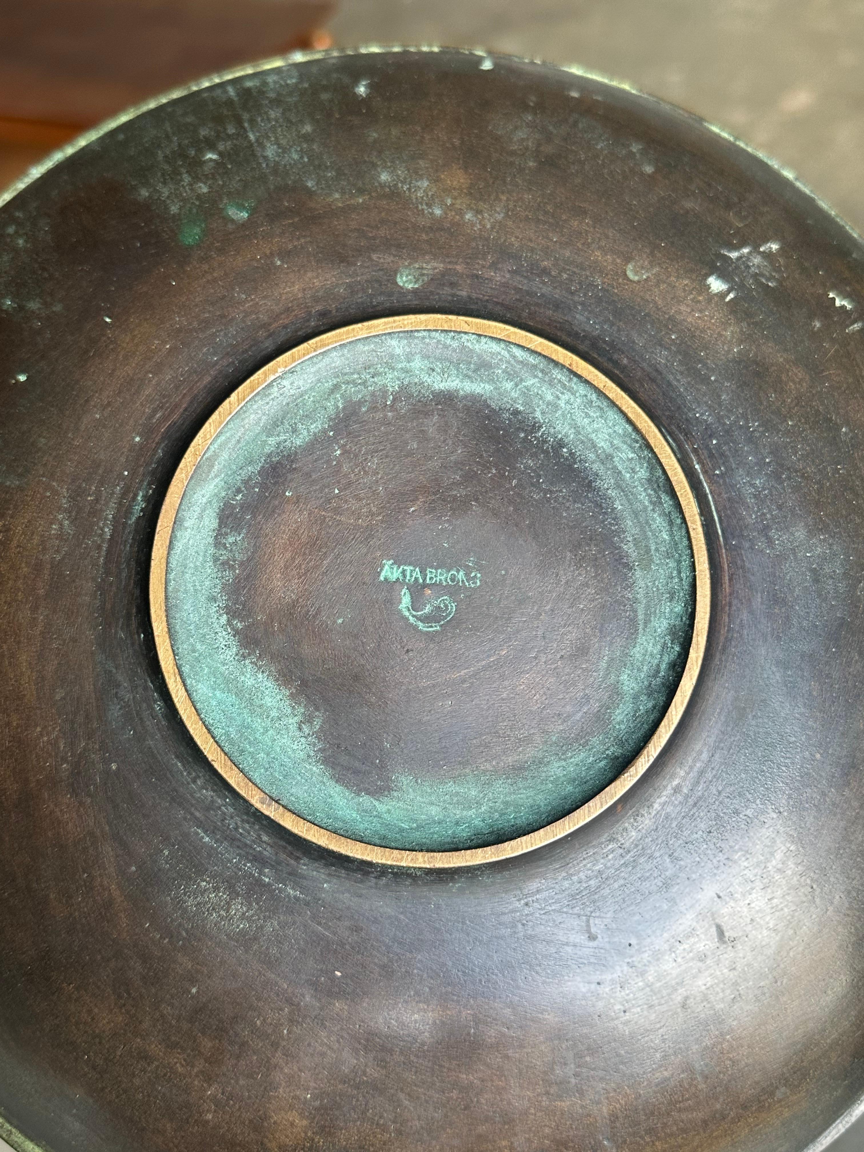 Ciotola bassa in bronzo massiccio di Gunnar Nylund per Akta Brons, Svezia, anni '40 in vendita 1