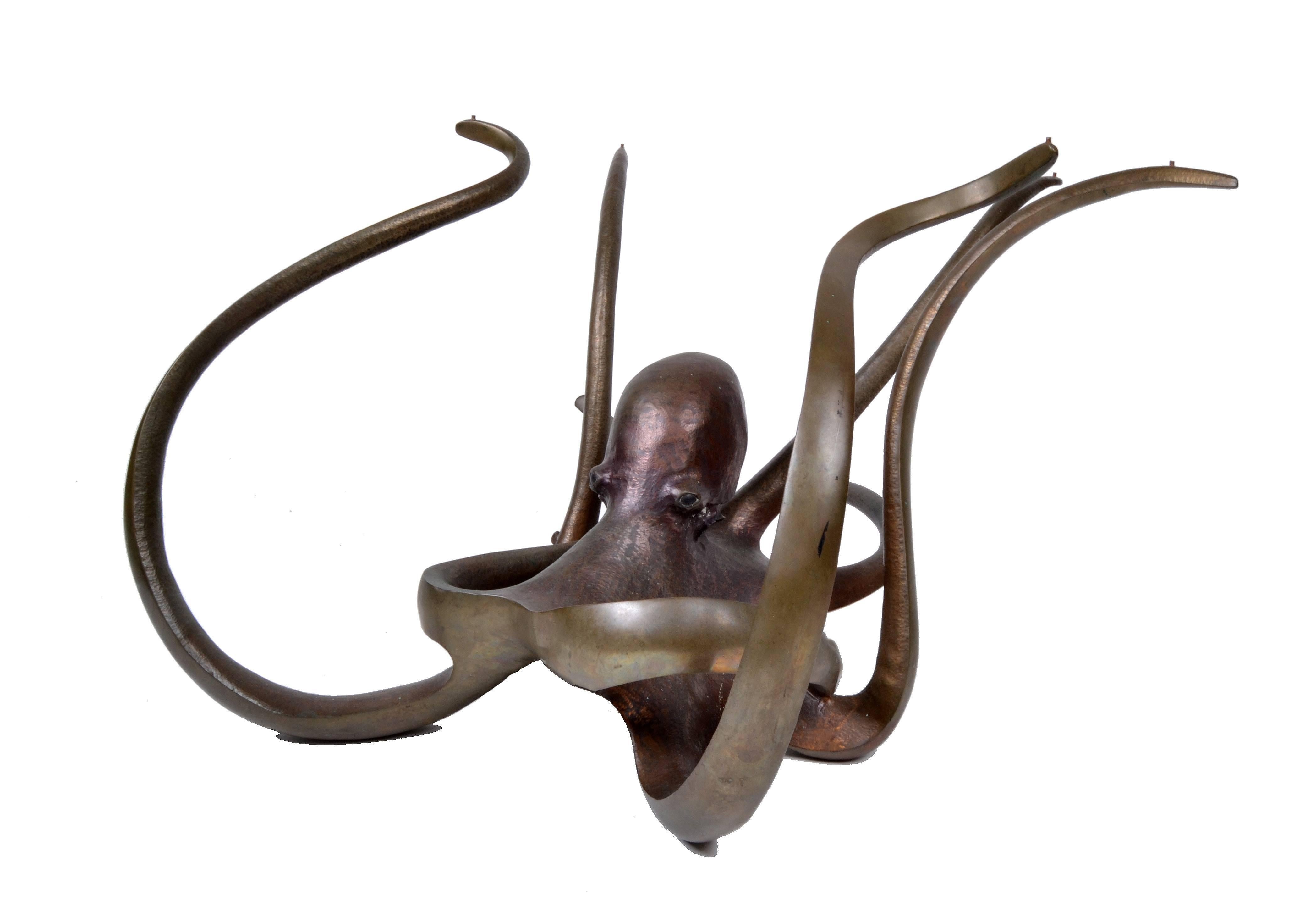Skulpturaler Octopus-Couchtisch aus Glas in Bronze im Art-déco-Stil (Art déco) im Angebot