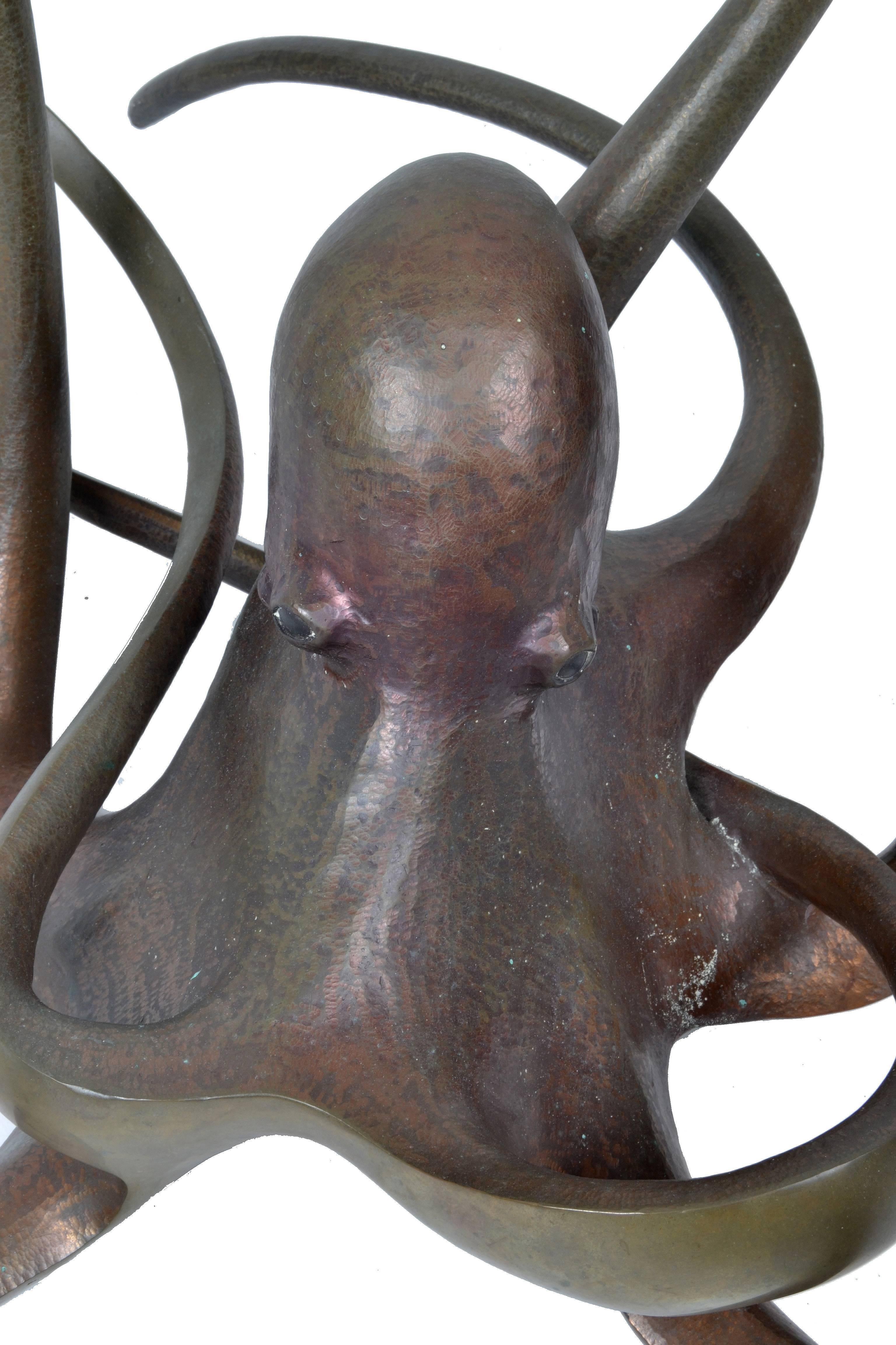 Skulpturaler Octopus-Couchtisch aus Glas in Bronze im Art-déco-Stil (amerikanisch) im Angebot