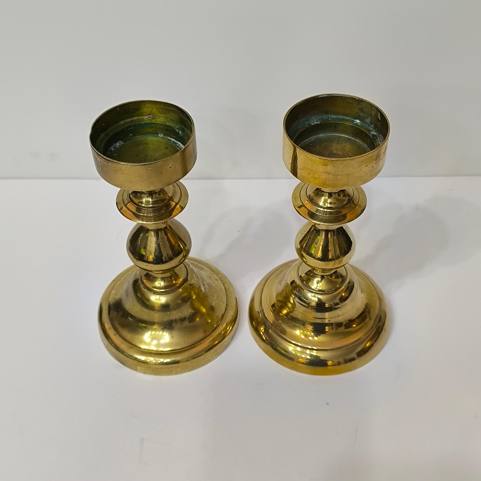 Svedese Coppia di portacandele in bronzo massiccio, metà del secolo scorso, candelieri da camino in vendita