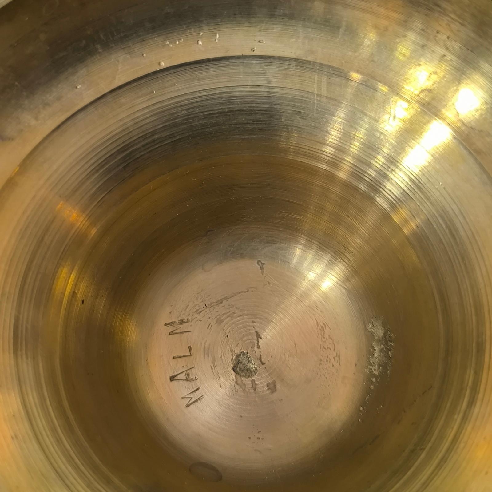 Coppia di portacandele in bronzo massiccio, metà del secolo scorso, candelieri da camino in vendita 1