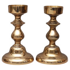 Pareja de Candelabros de Bronce Macizo, Mediados de Siglo, Candelabros de Manto