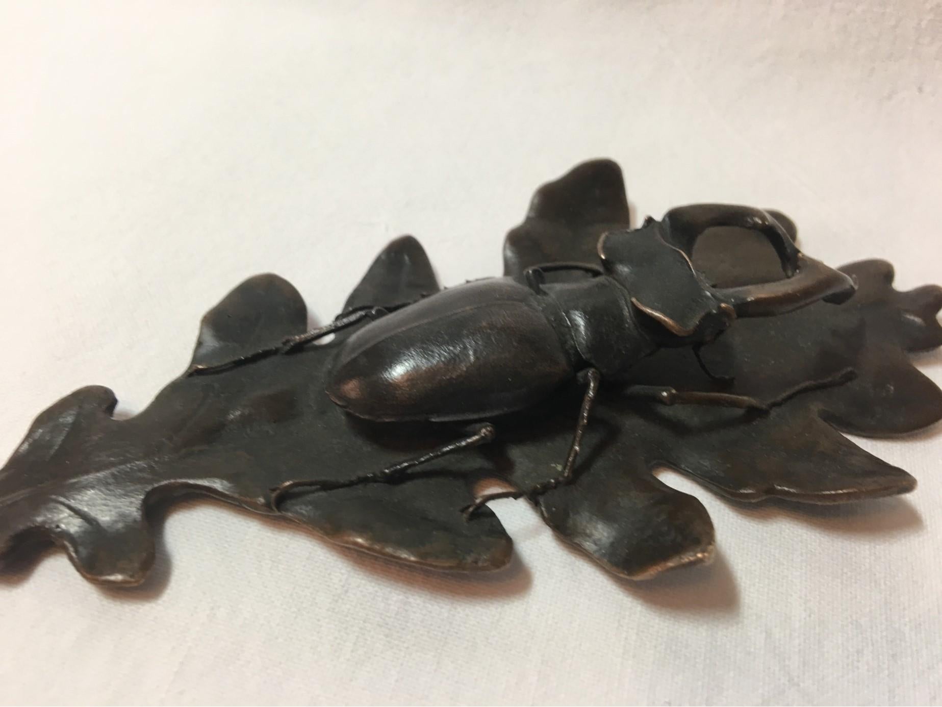 Solid Bronze Paperweight Stag Beetle on Oak Leaf Desk Deco ca.1900 For Sale 1