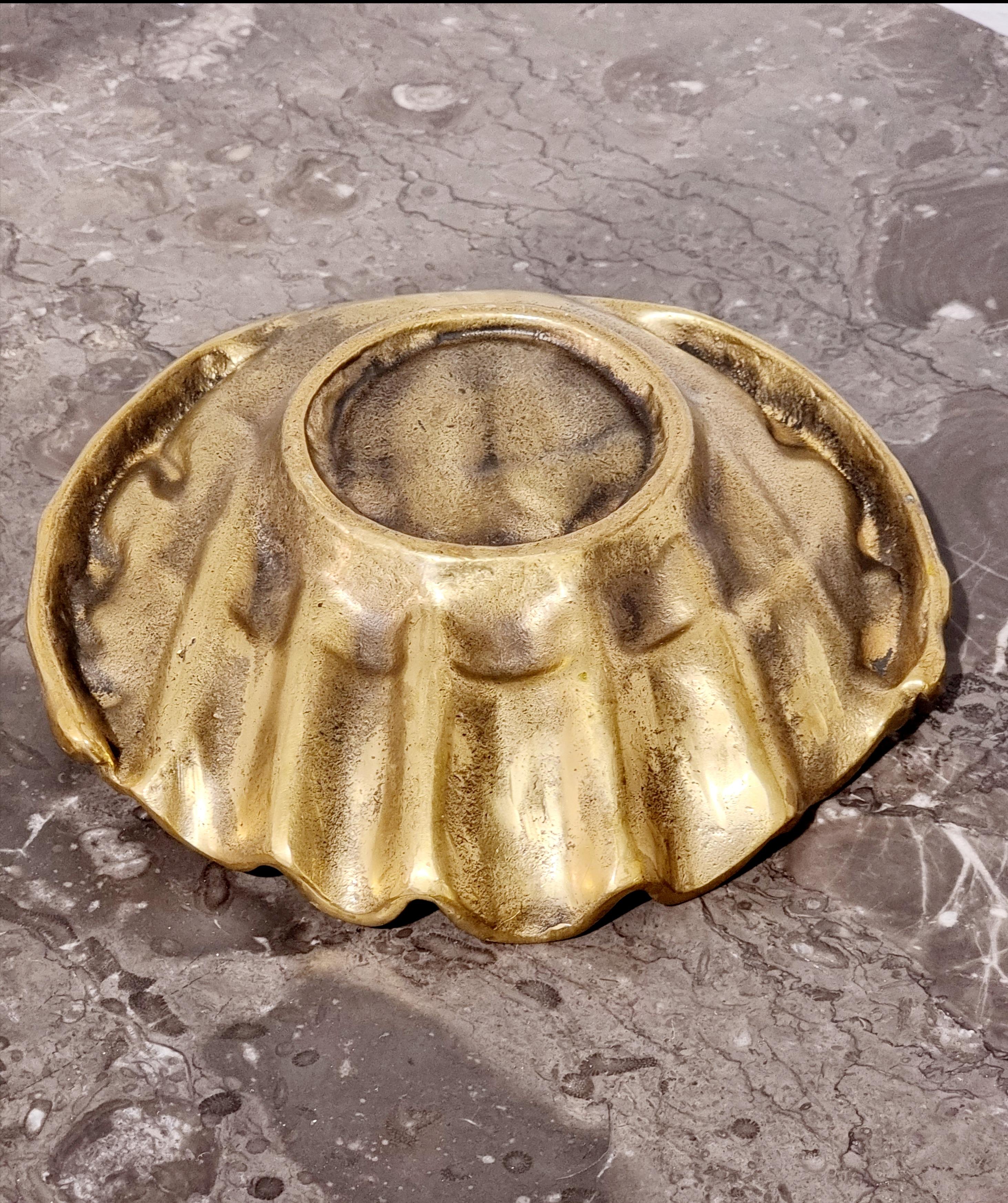 French Solid bronze plate in shape of shell, french early 1900s