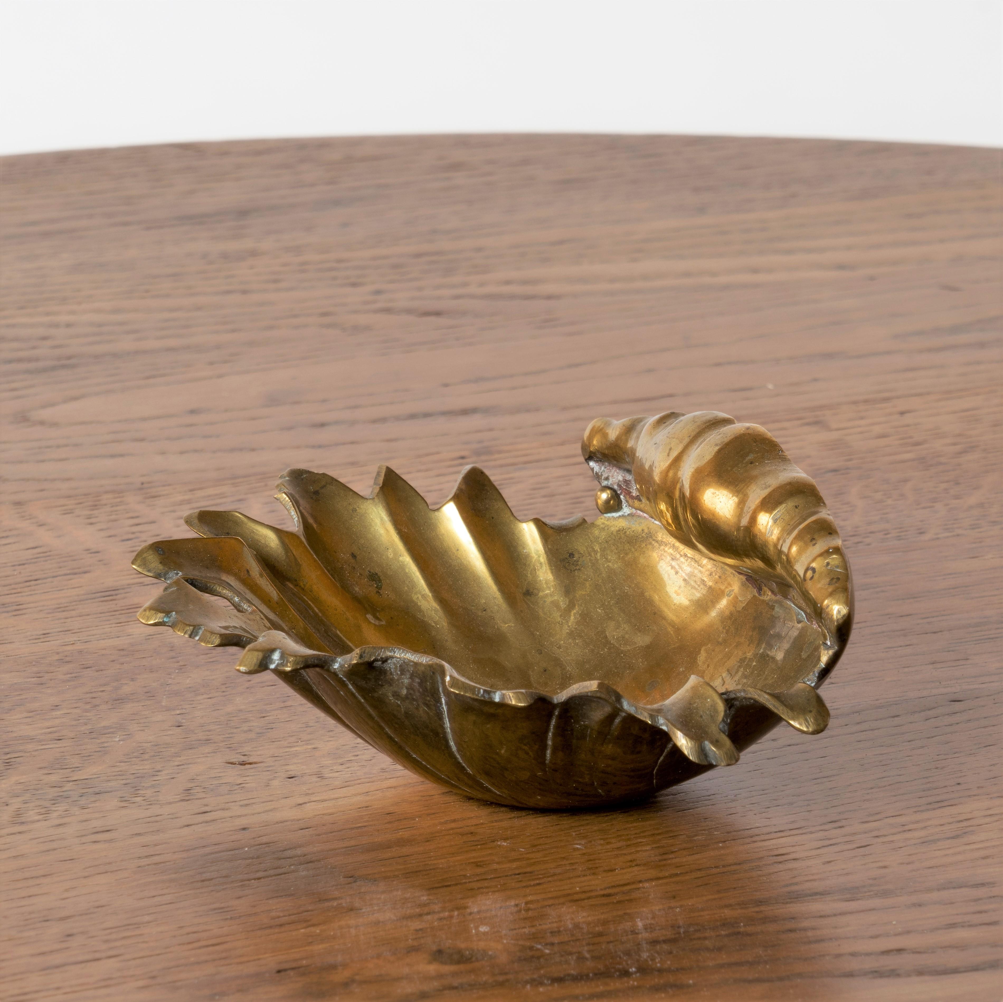 French Solid Bronze Scallop Shaped Decorative Vide-Poches - France 1970's For Sale