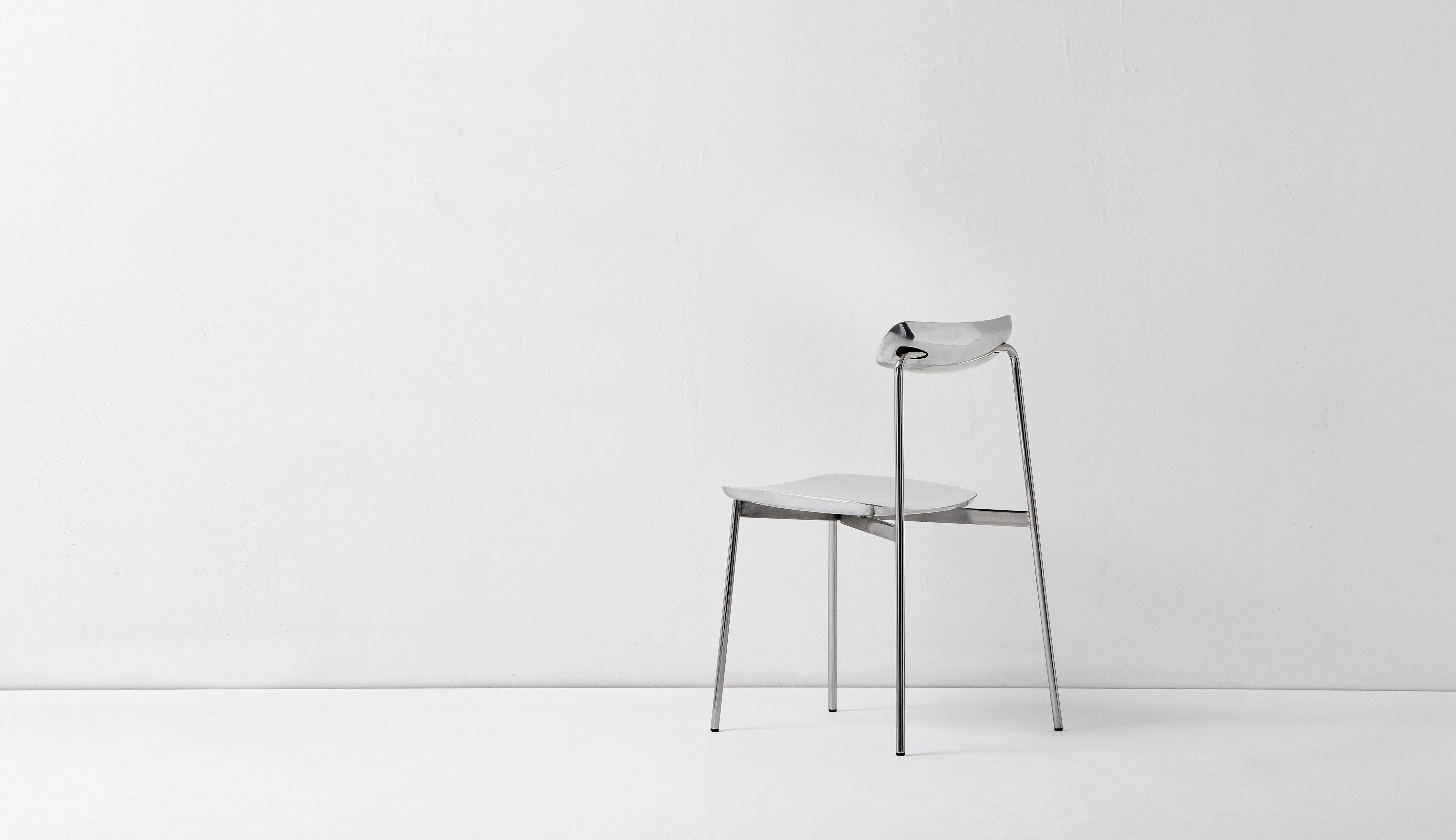 Silla esculpida en bronce macizo de Tom Fereday Bronce en venta